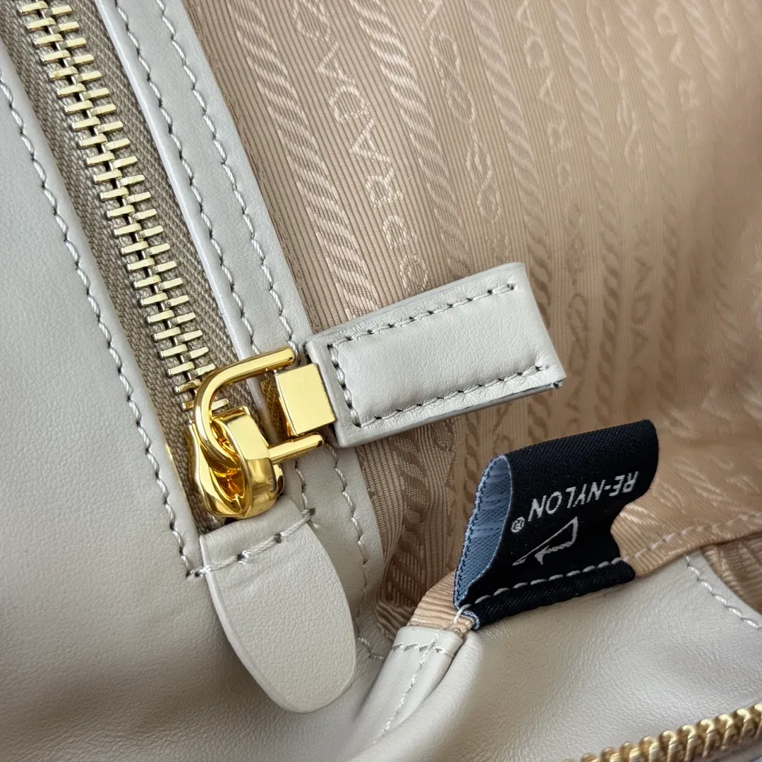 Классические Сумки Женские Prada 118543