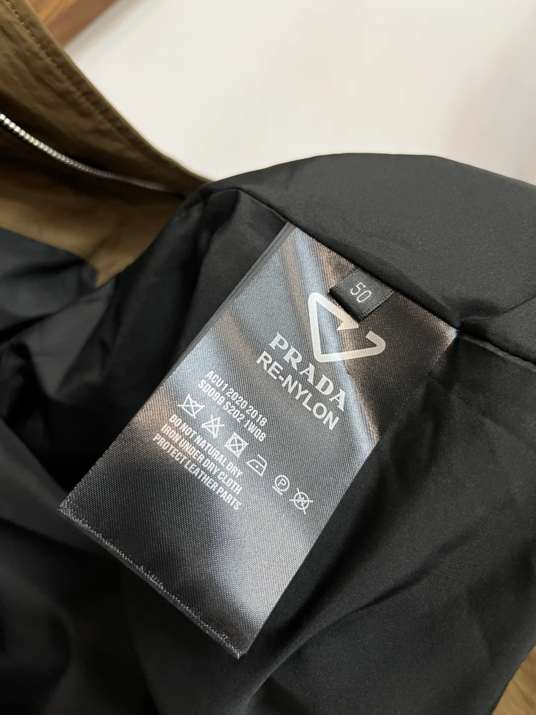 Куртки И Пуховики Мужские Prada 36093