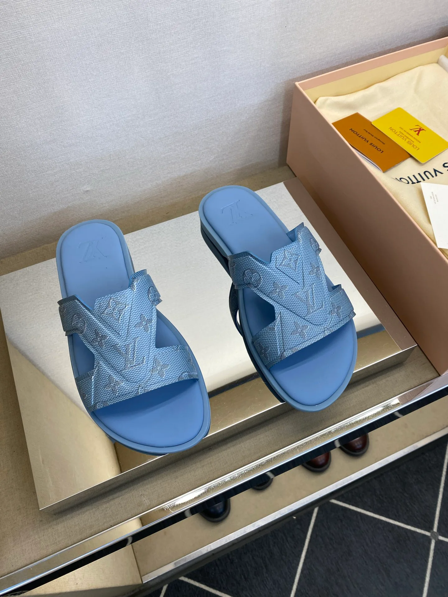 Шлепанцы Мужские Louis Vuitton 13080182