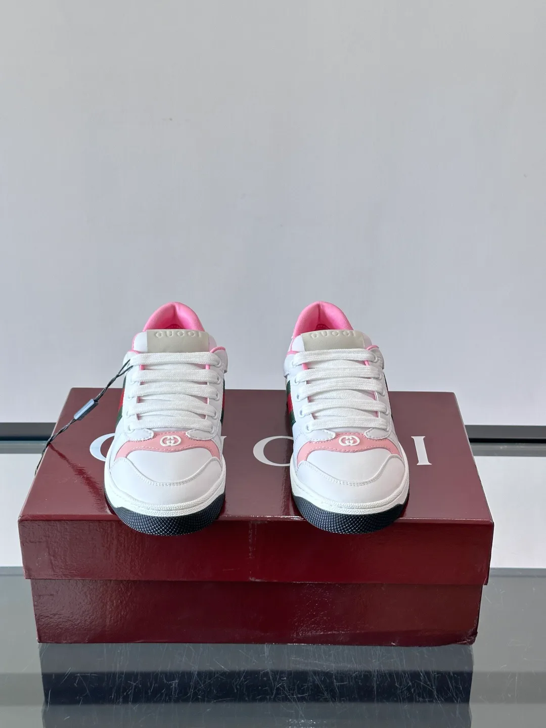 Кроссовки Женские Gucci 17689349