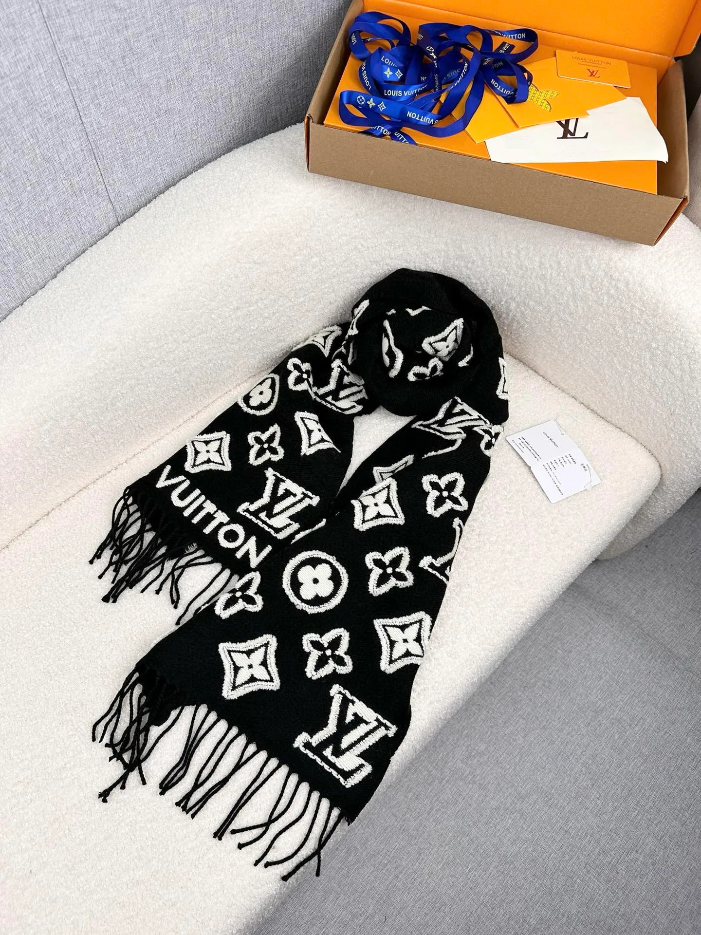 Шарфы Louis Vuitton 1826423