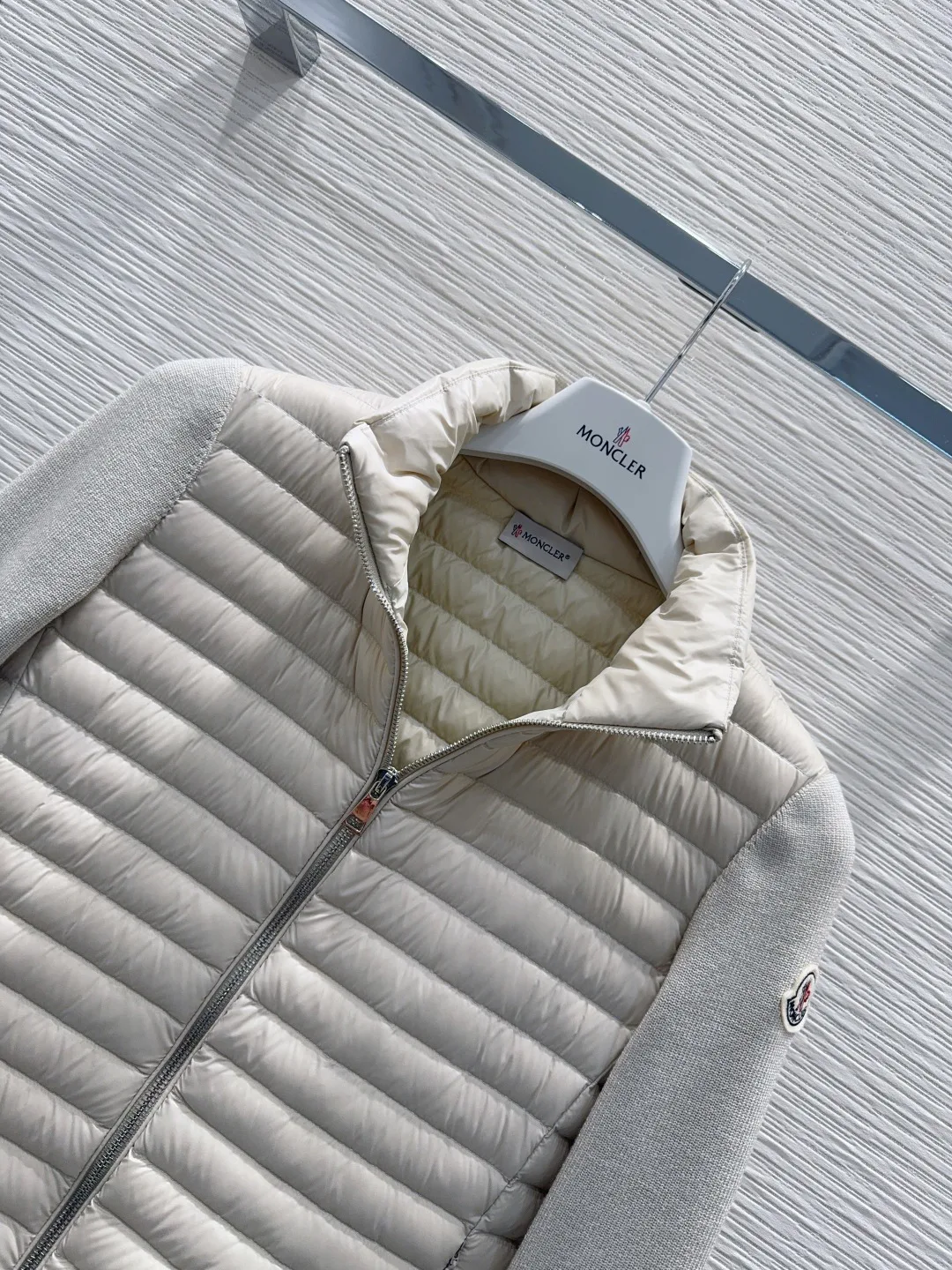 Куртки И Пуховики Женские Moncler 20100840