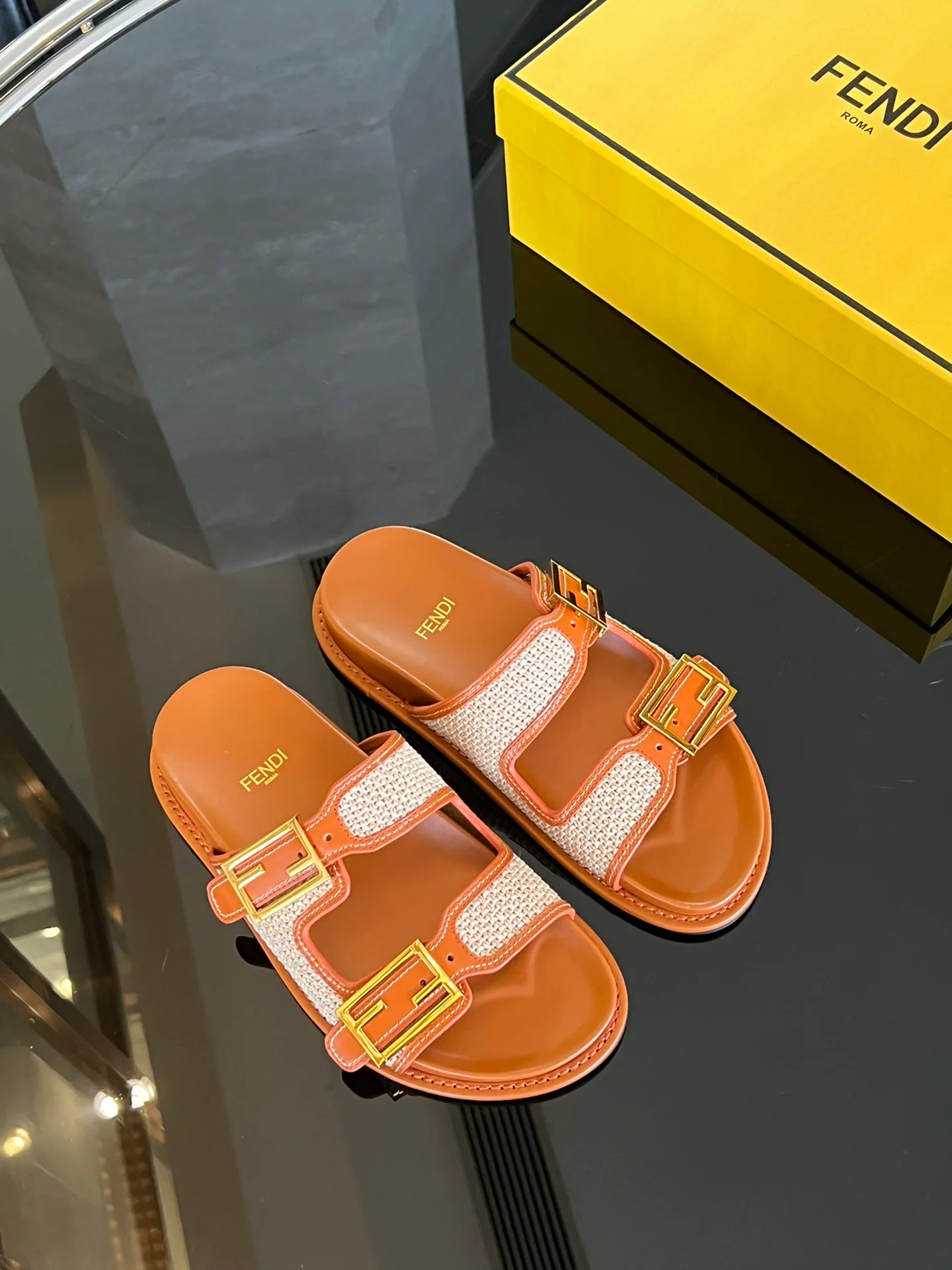 Шлепанцы Женские Fendi 22524