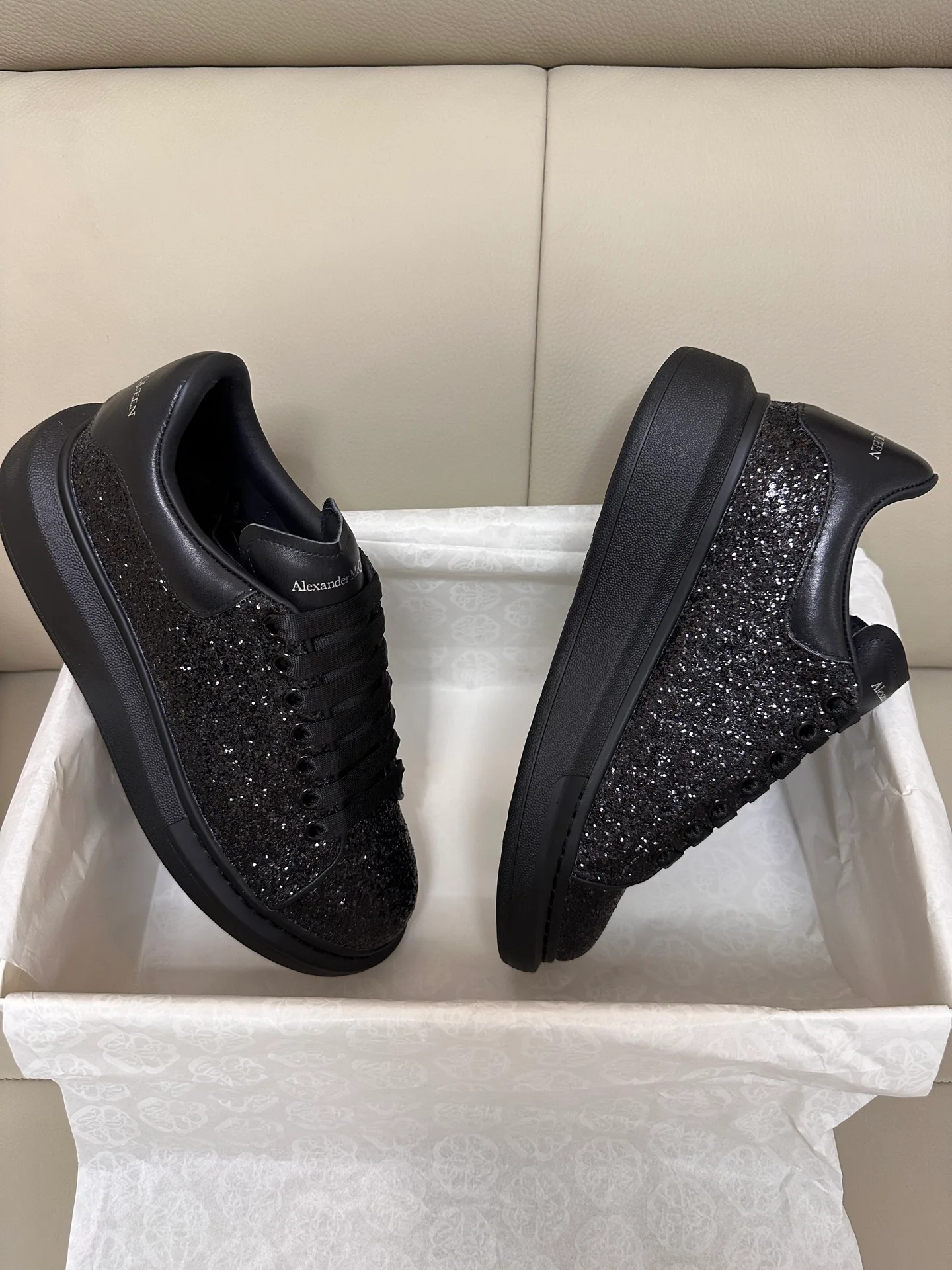 Кроссовки Женские Alexander Mcqueen 18616721