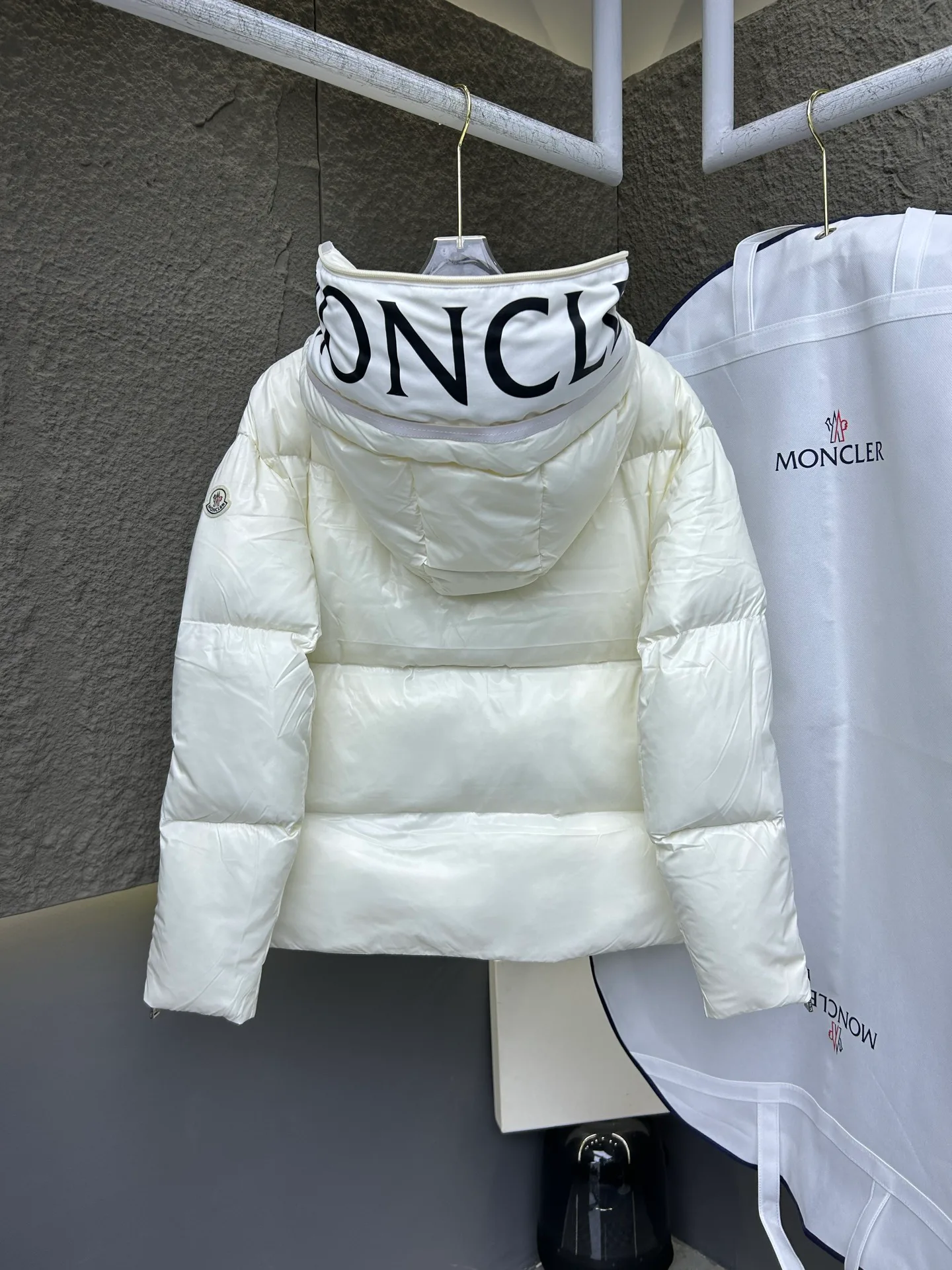 Куртки И Пуховики Женские Moncler 17964477