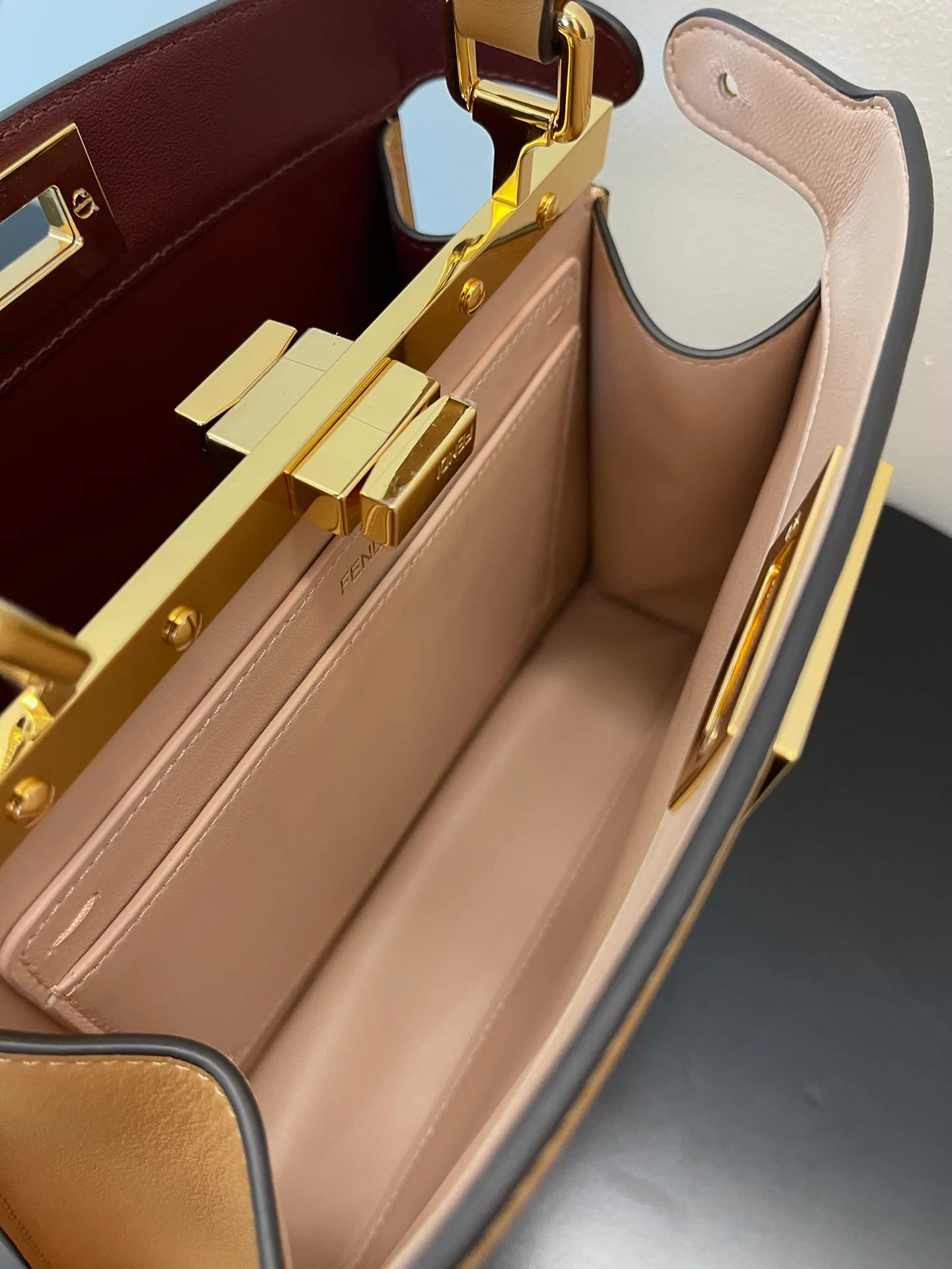 Классические Сумки Женские Fendi 13234503