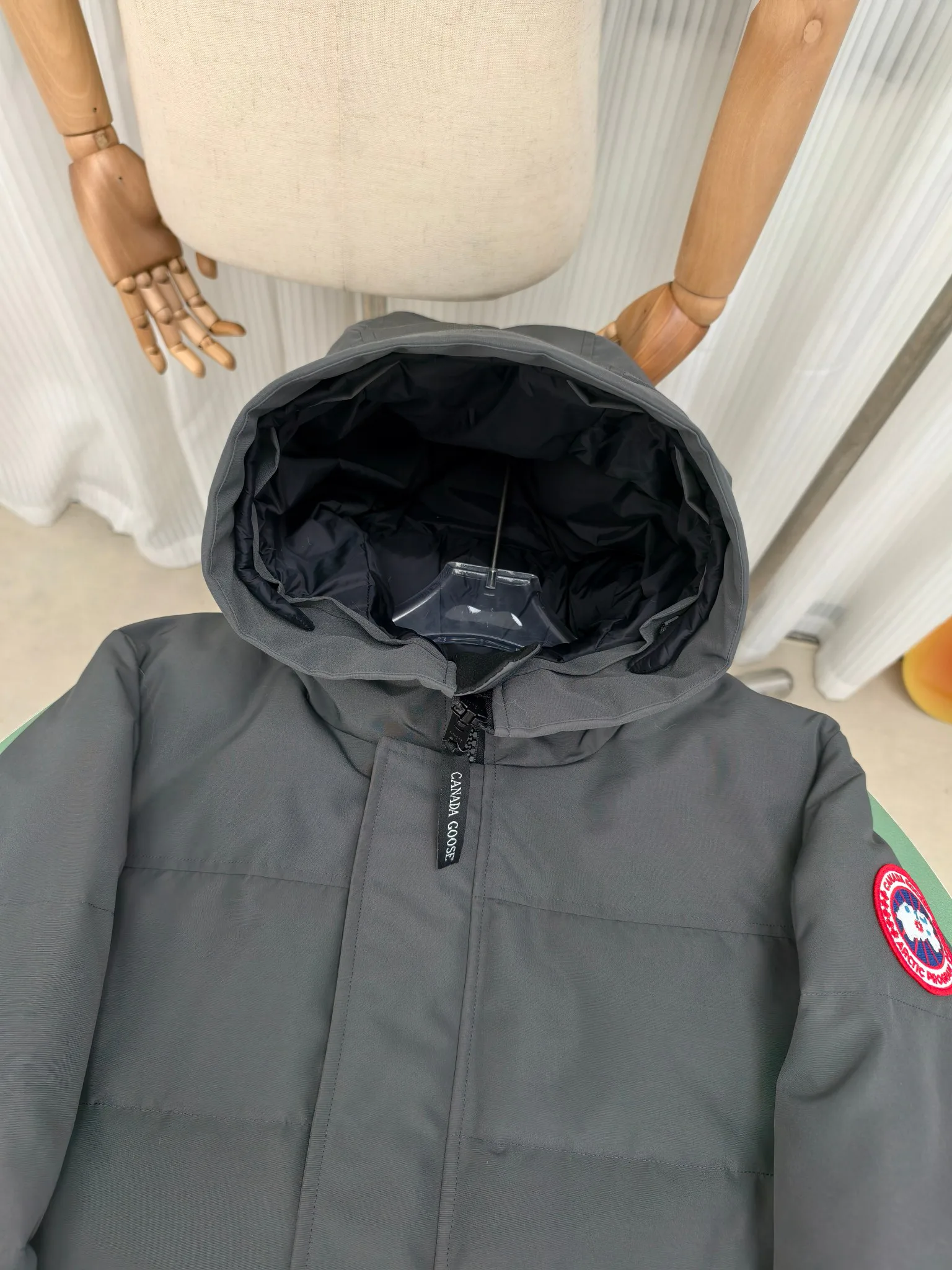 Куртки И Пуховики Женские Canada Goose 2162149