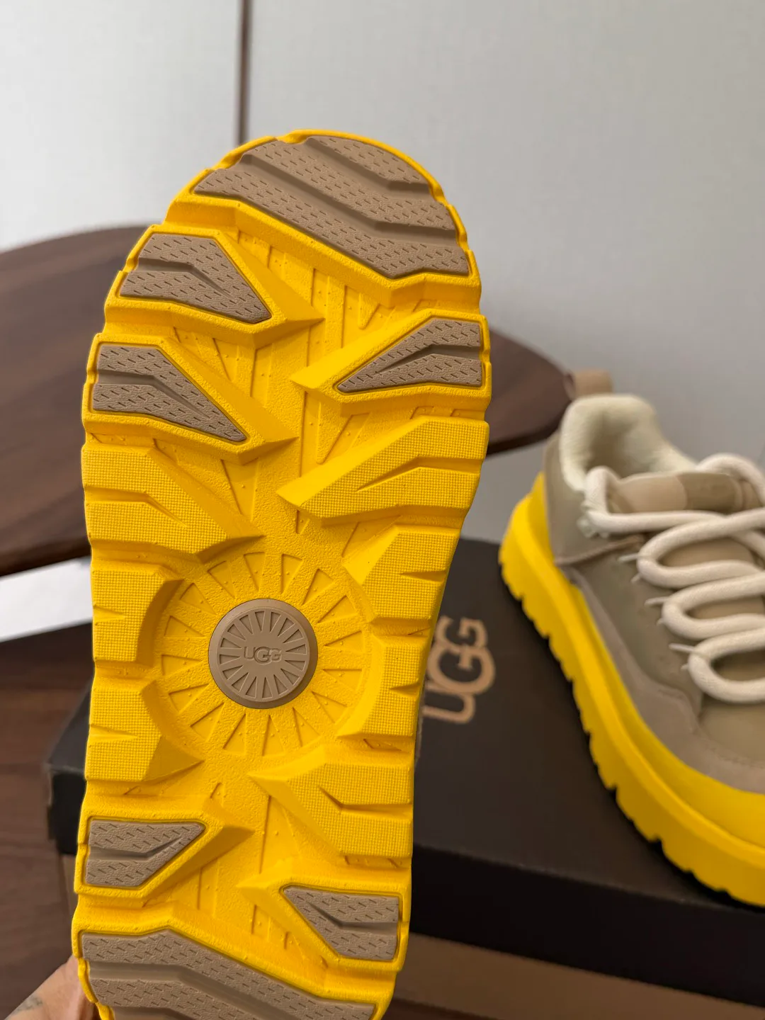 Кроссовки Женские Ugg 18796505