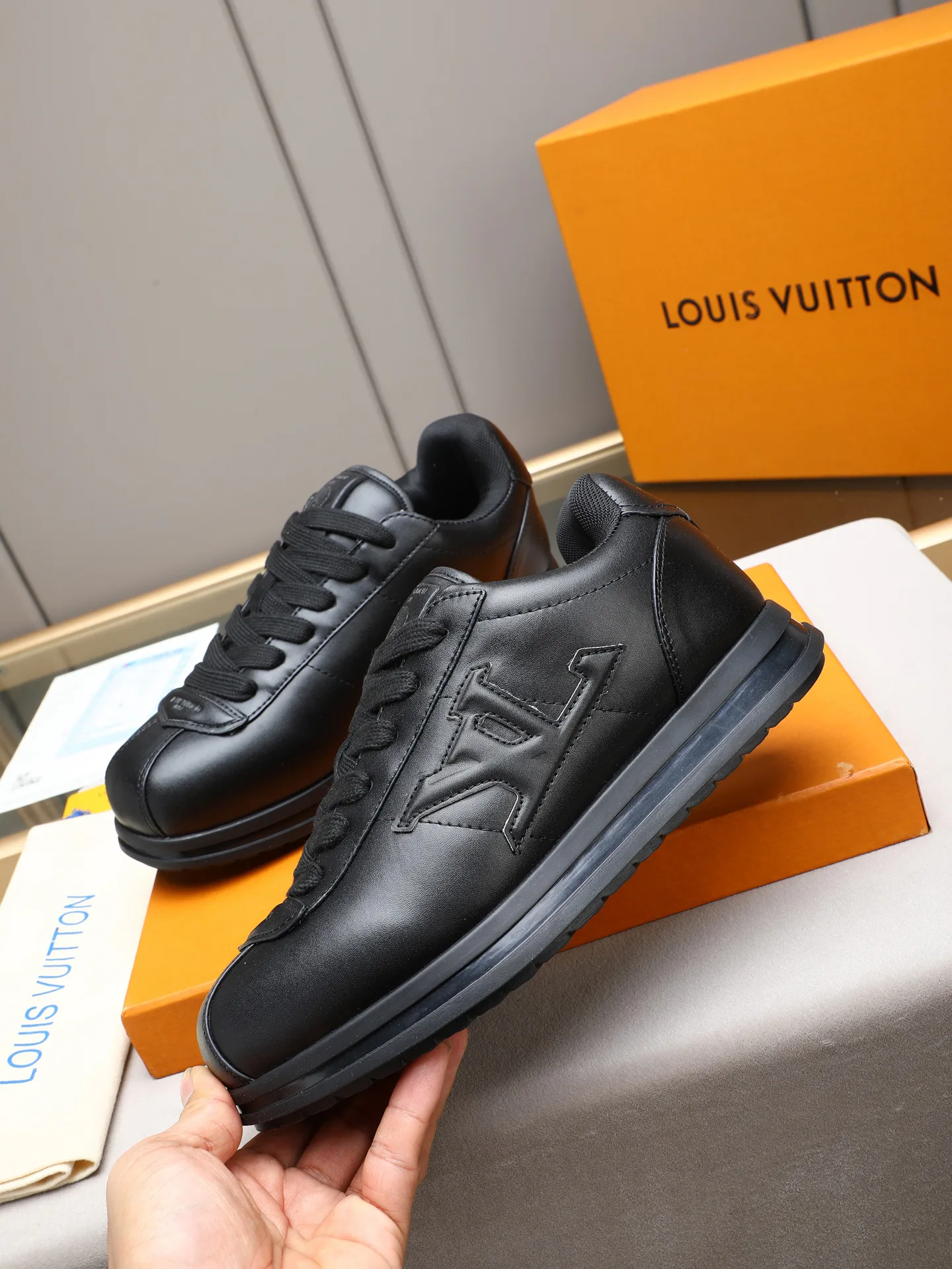Кроссовки Мужские Louis Vuitton 11490457