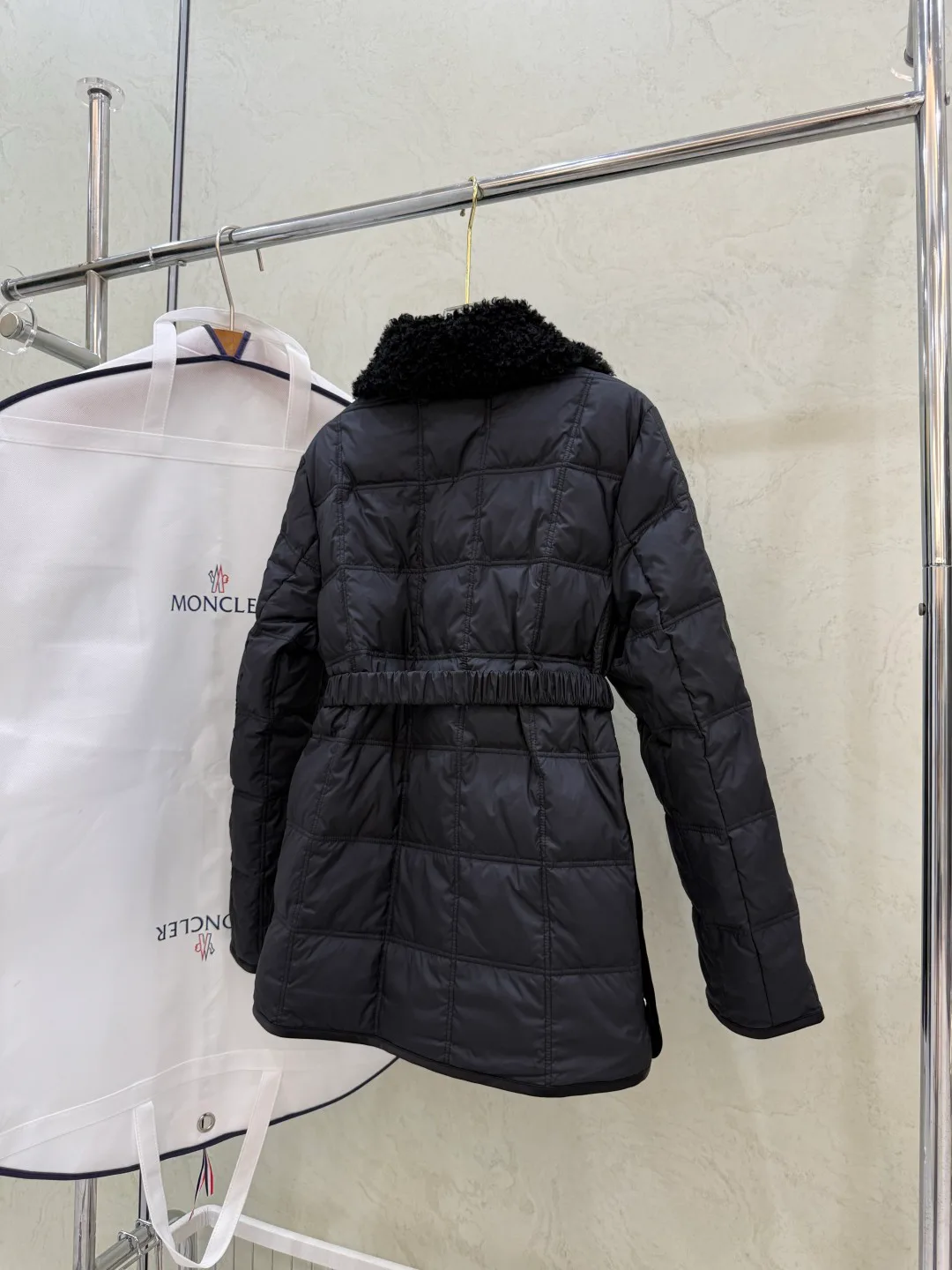 Куртки И Пуховики Мужские Moncler 17937834