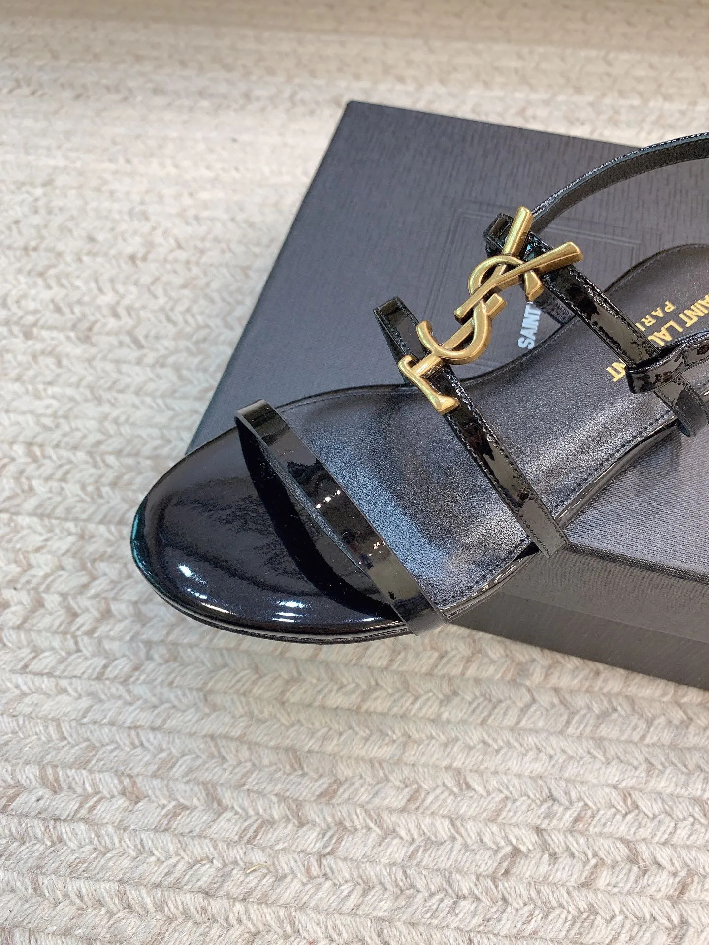 Сандалии Женские Saint Laurent 23864