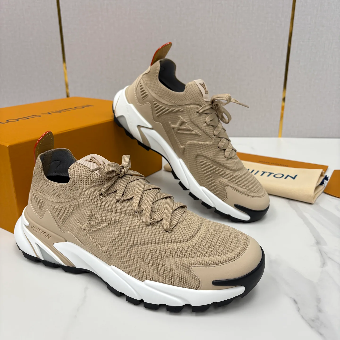 Кроссовки Мужские Louis Vuitton 13140745