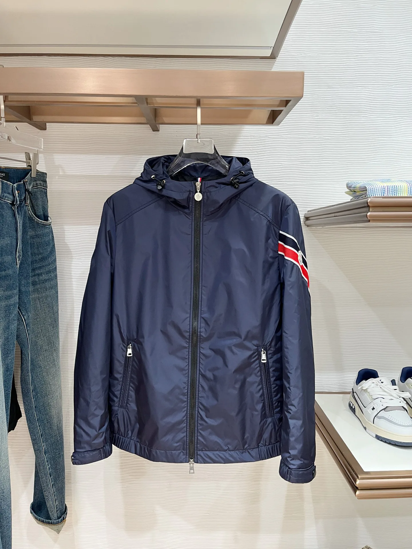 Куртки И Пуховики Мужские Moncler 11392210
