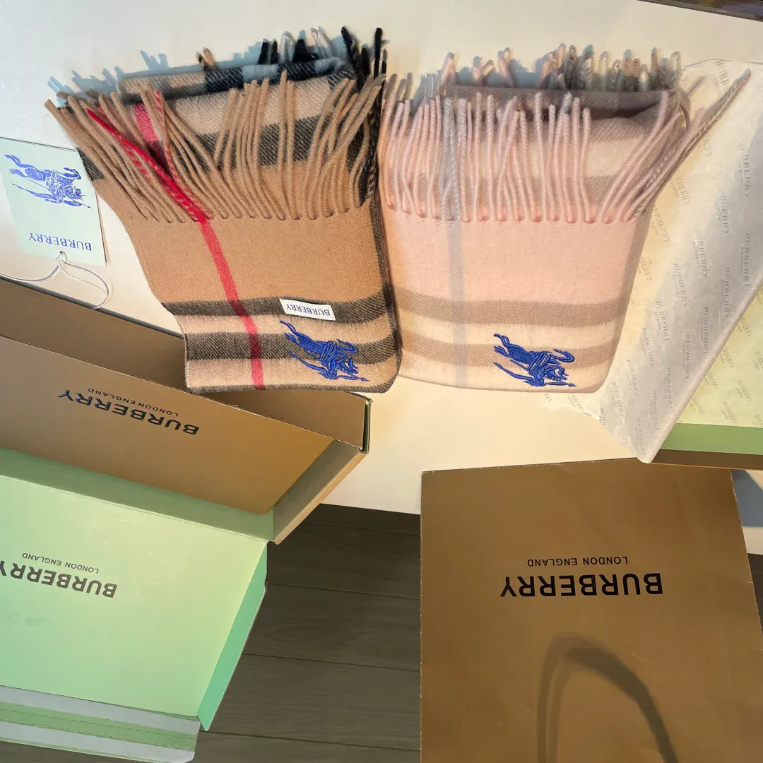 Шарфы Burberry 1813403