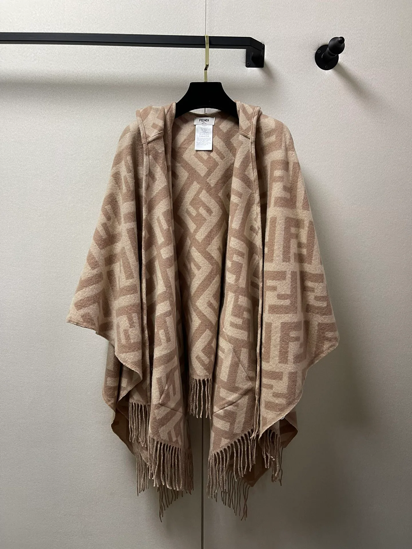 Пальто Женские Fendi 18979710