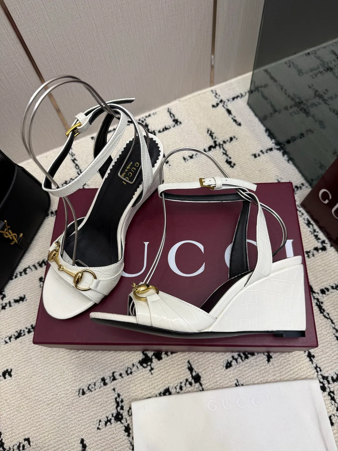Босоножки Женские Gucci 18049070