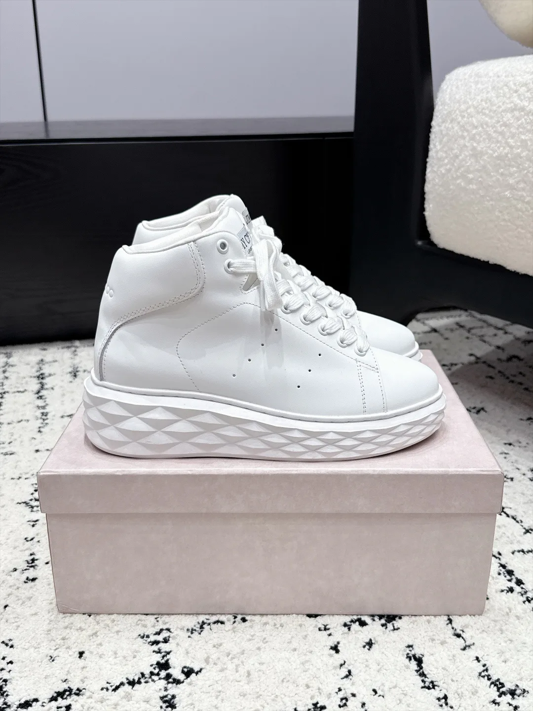 Кроссовки Женские Jimmy Choo 18125172