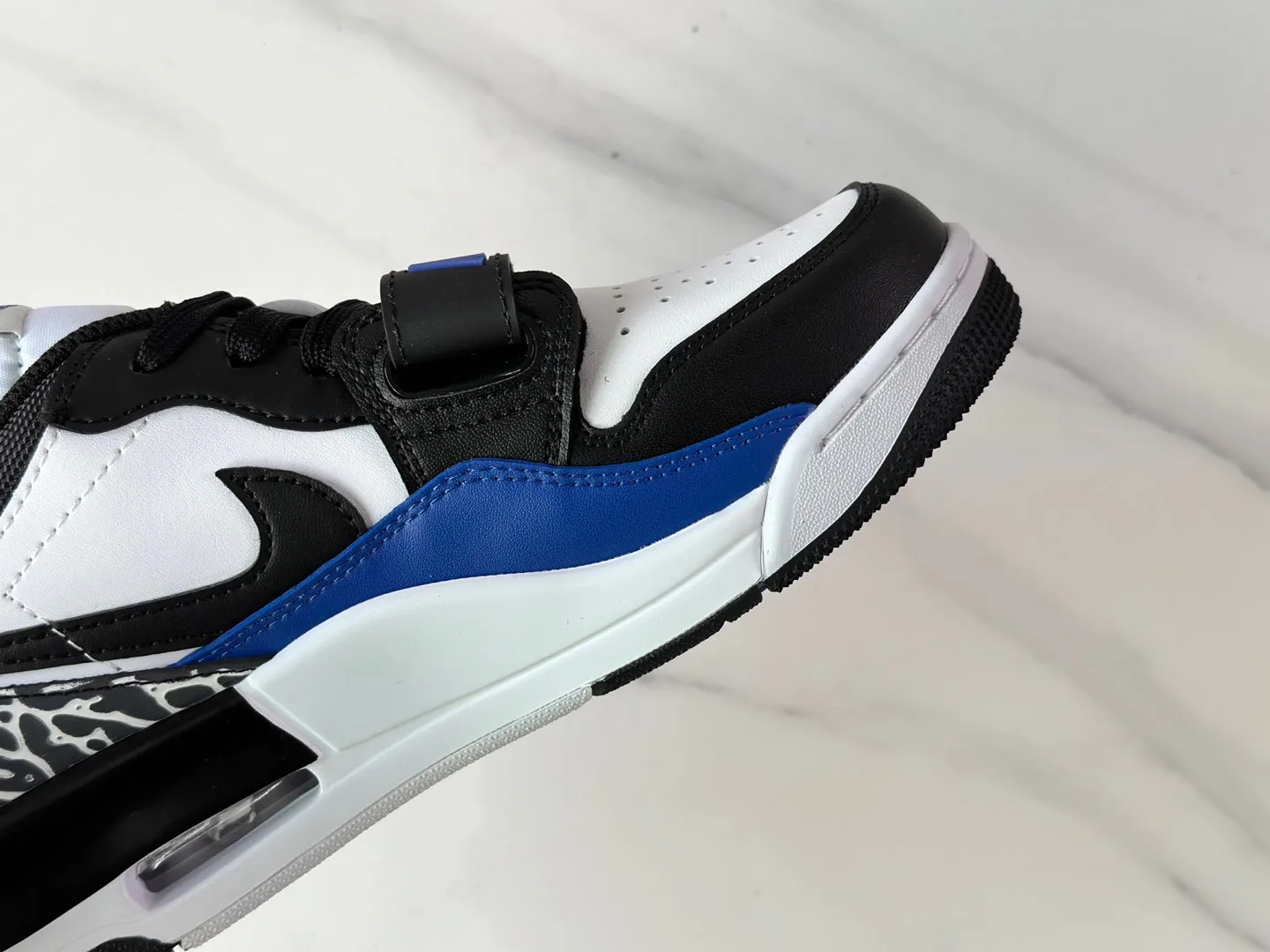 Кроссовки Женские Air Jordan 18780