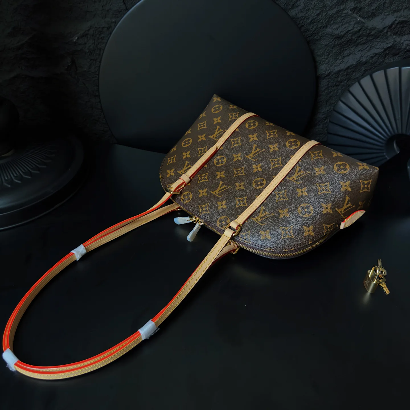 Классические Сумки Женские Louis Vuitton 17498635
