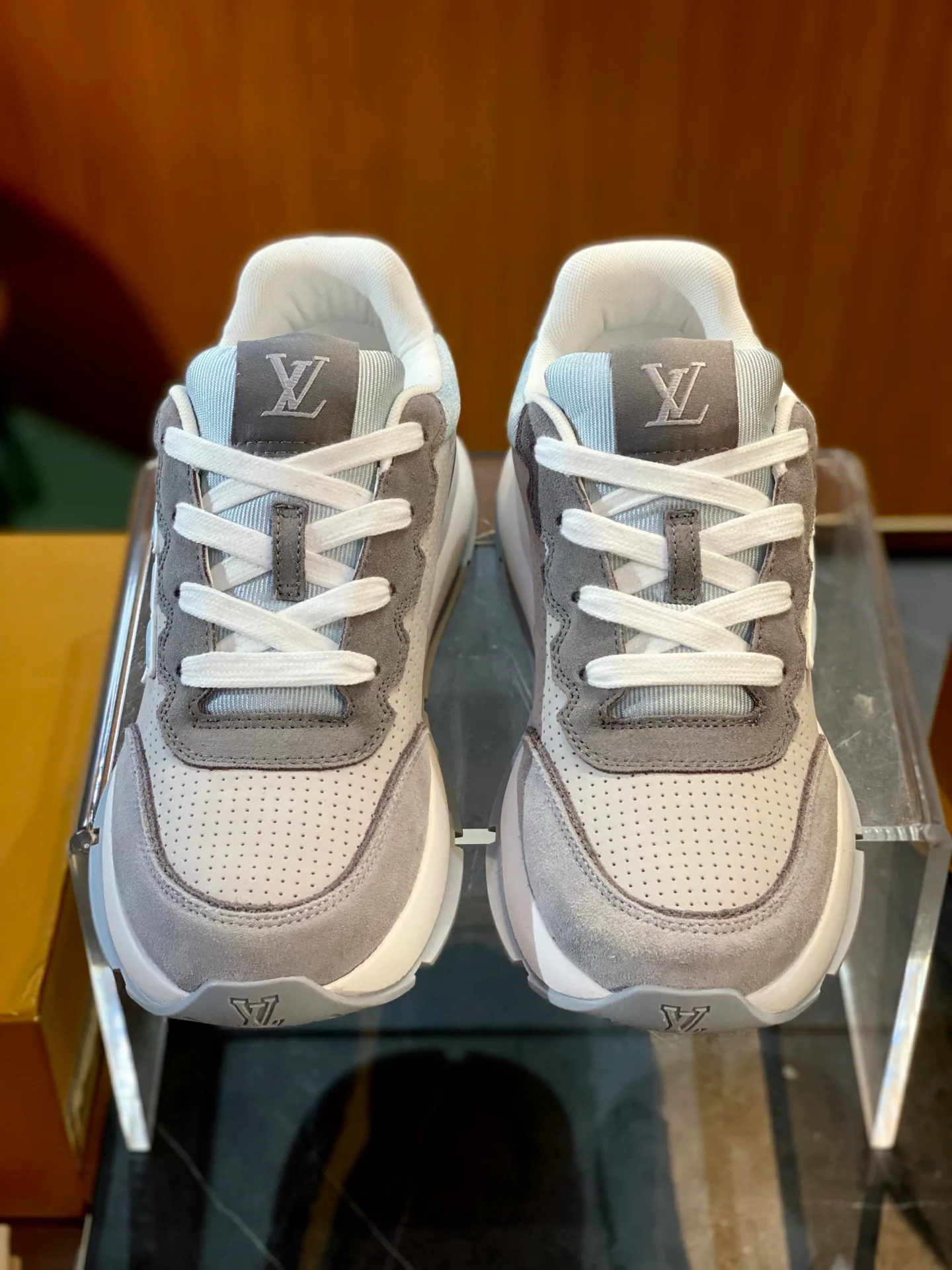 Кроссовки Женские Louis Vuitton 257401