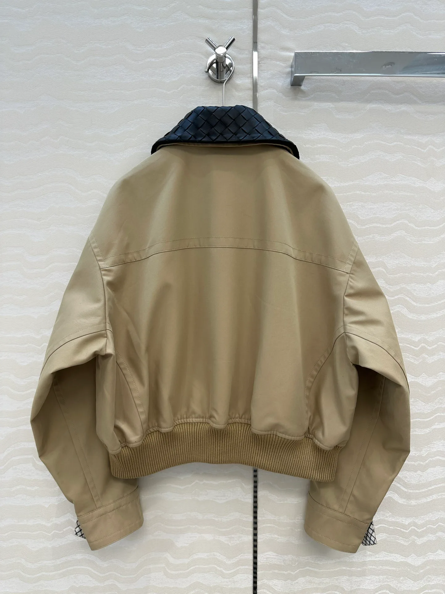 Куртки И Пуховики Женские Bottega Veneta 18501595