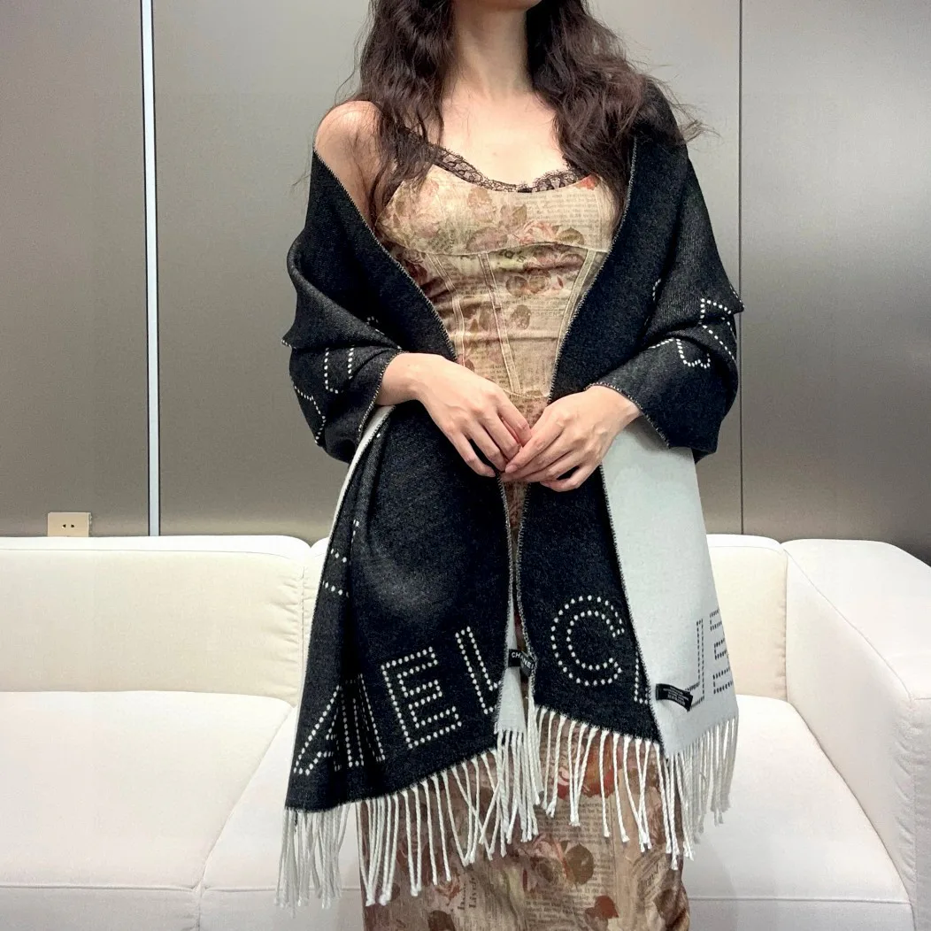 Шарфы Chanel 18322286