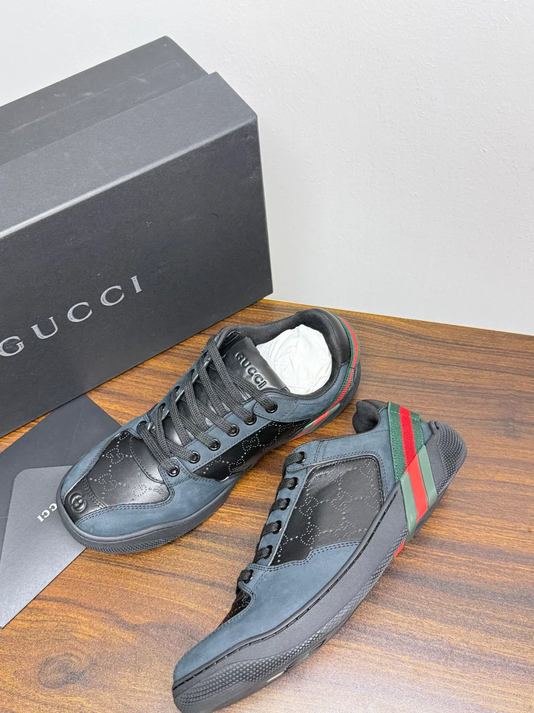 Кроссовки Женские Gucci 19057131