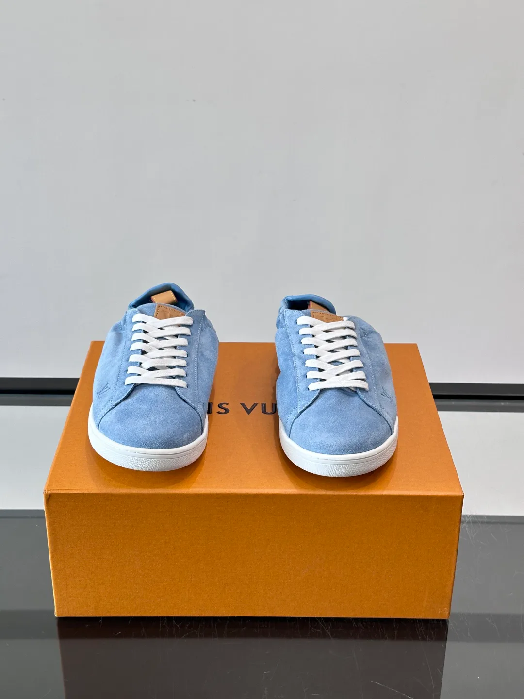 Кроссовки Мужские Louis Vuitton 18263699