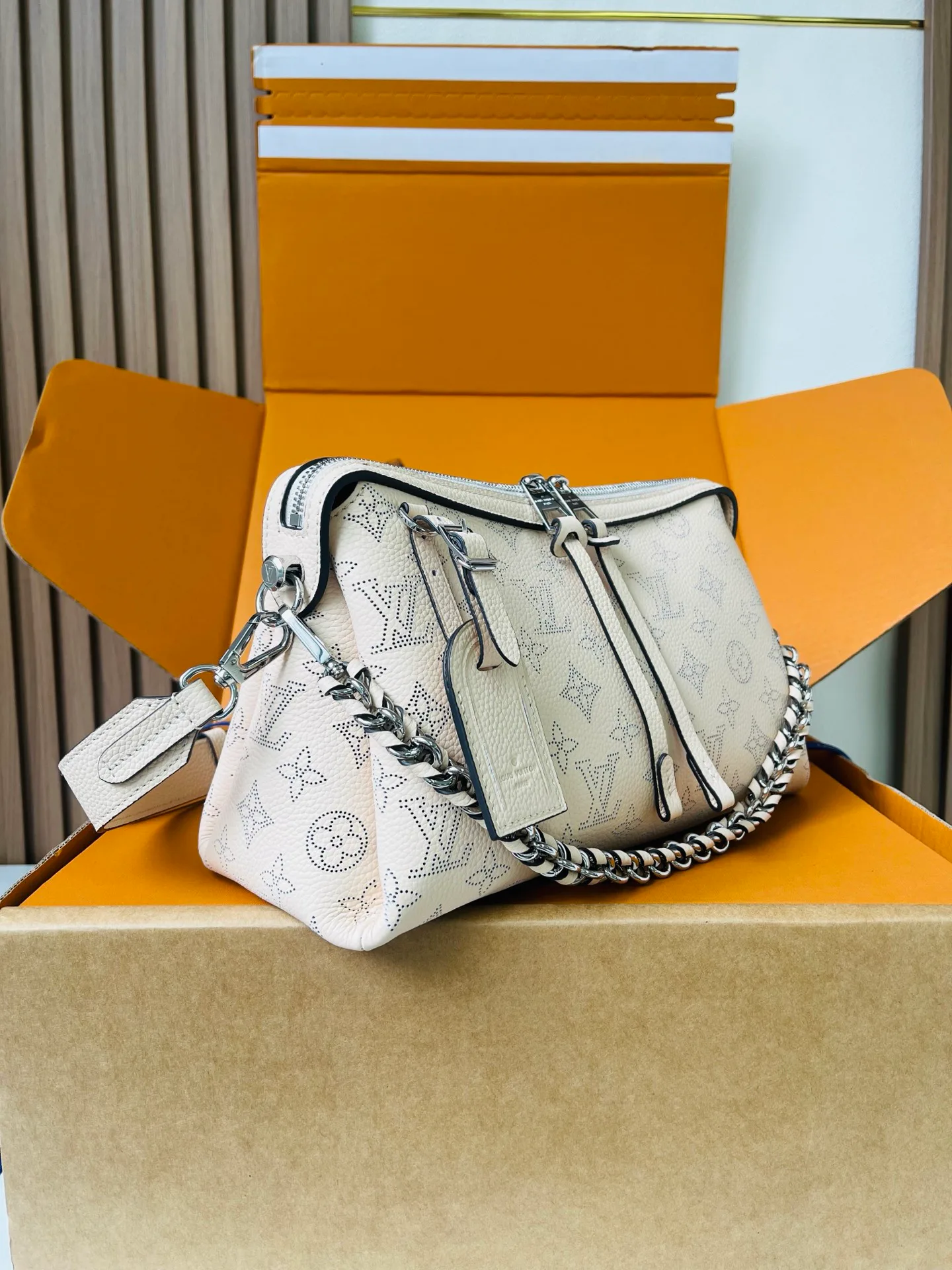 Классические Сумки Женские Louis Vuitton 12569332