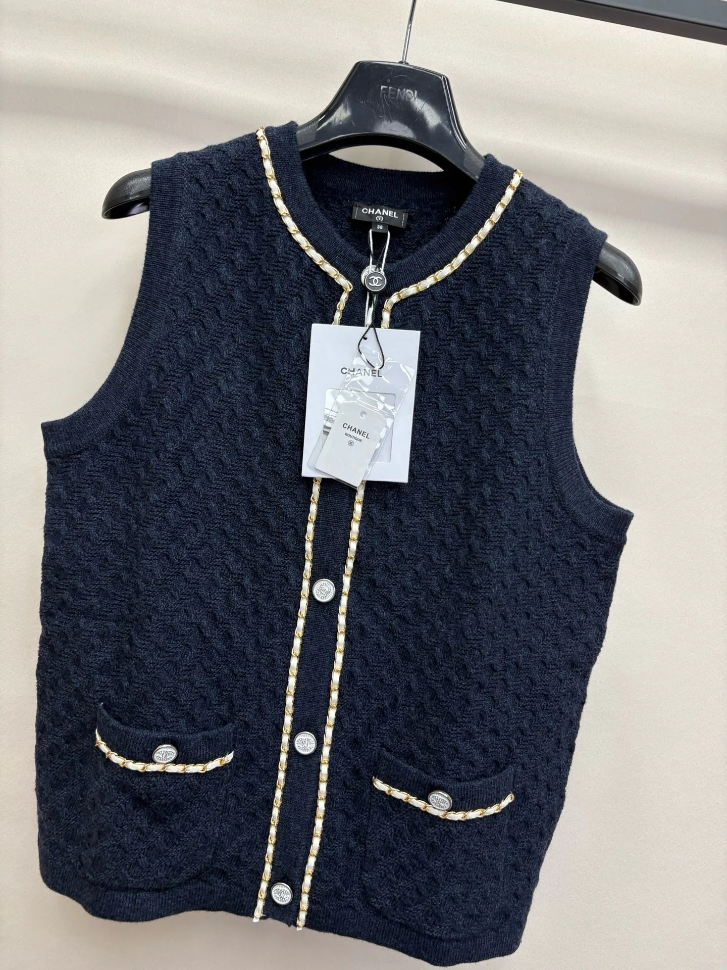 Жилеты Женские Chanel 18057534