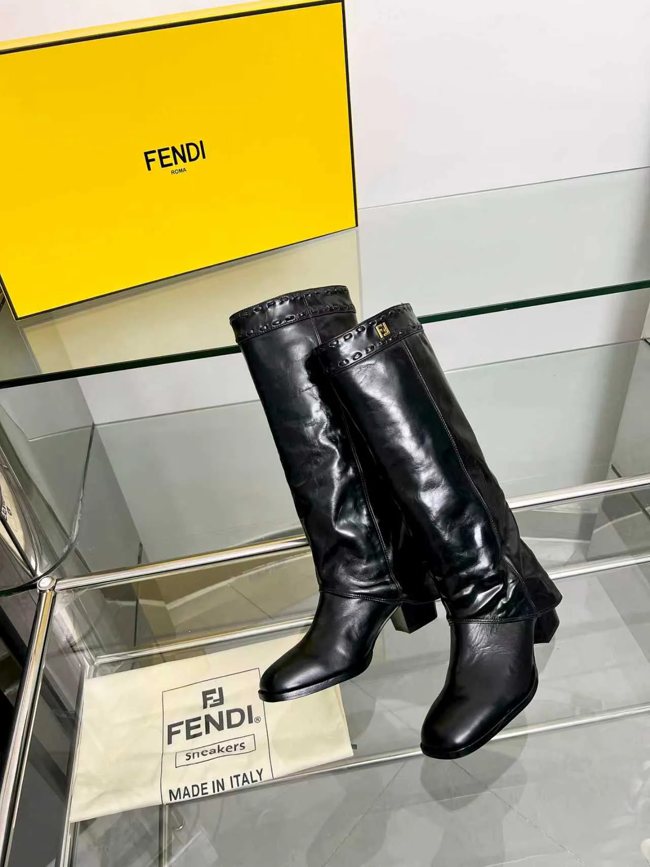 Сапоги Женские Fendi 18104315