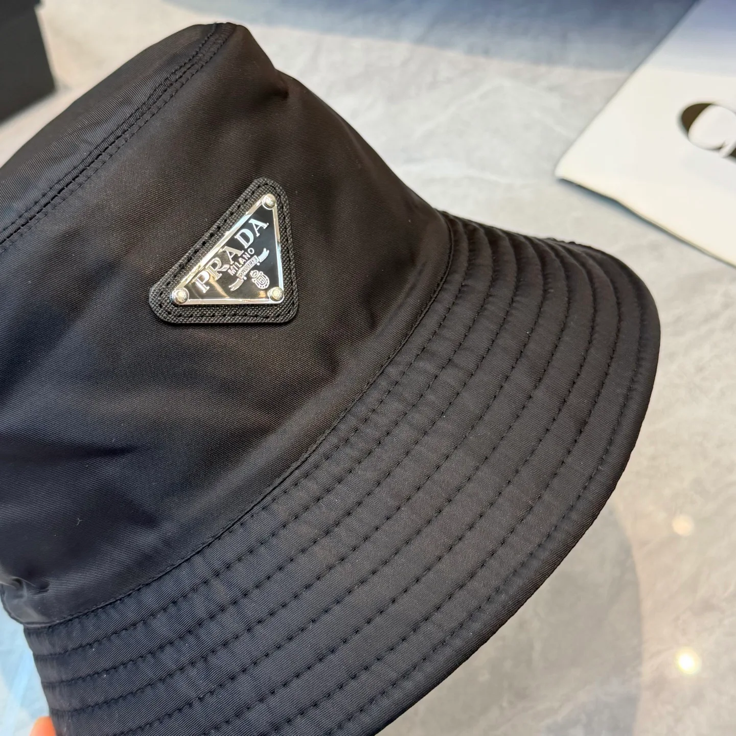 Головные Уборы Prada 13418589