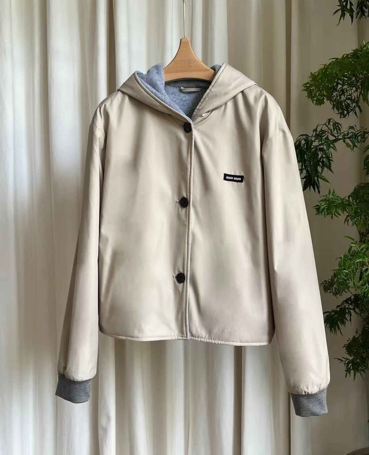 Куртки И Пуховики Женские Miu Miu 19532434
