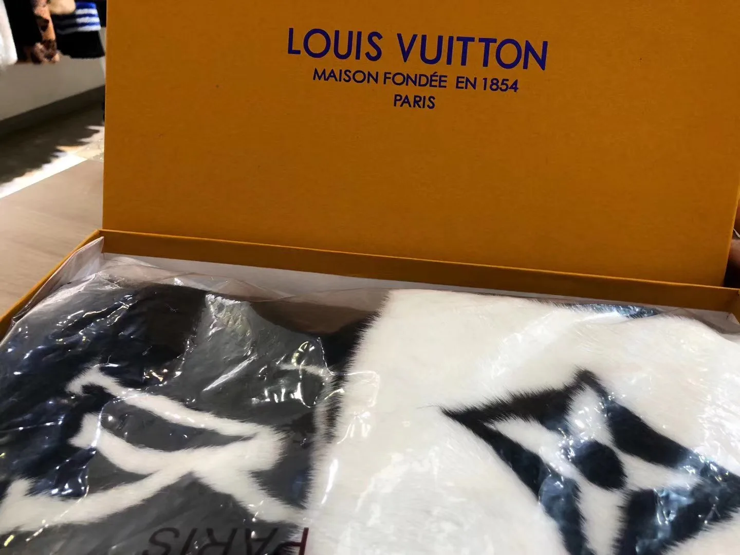 Шарфы Louis Vuitton 1065905