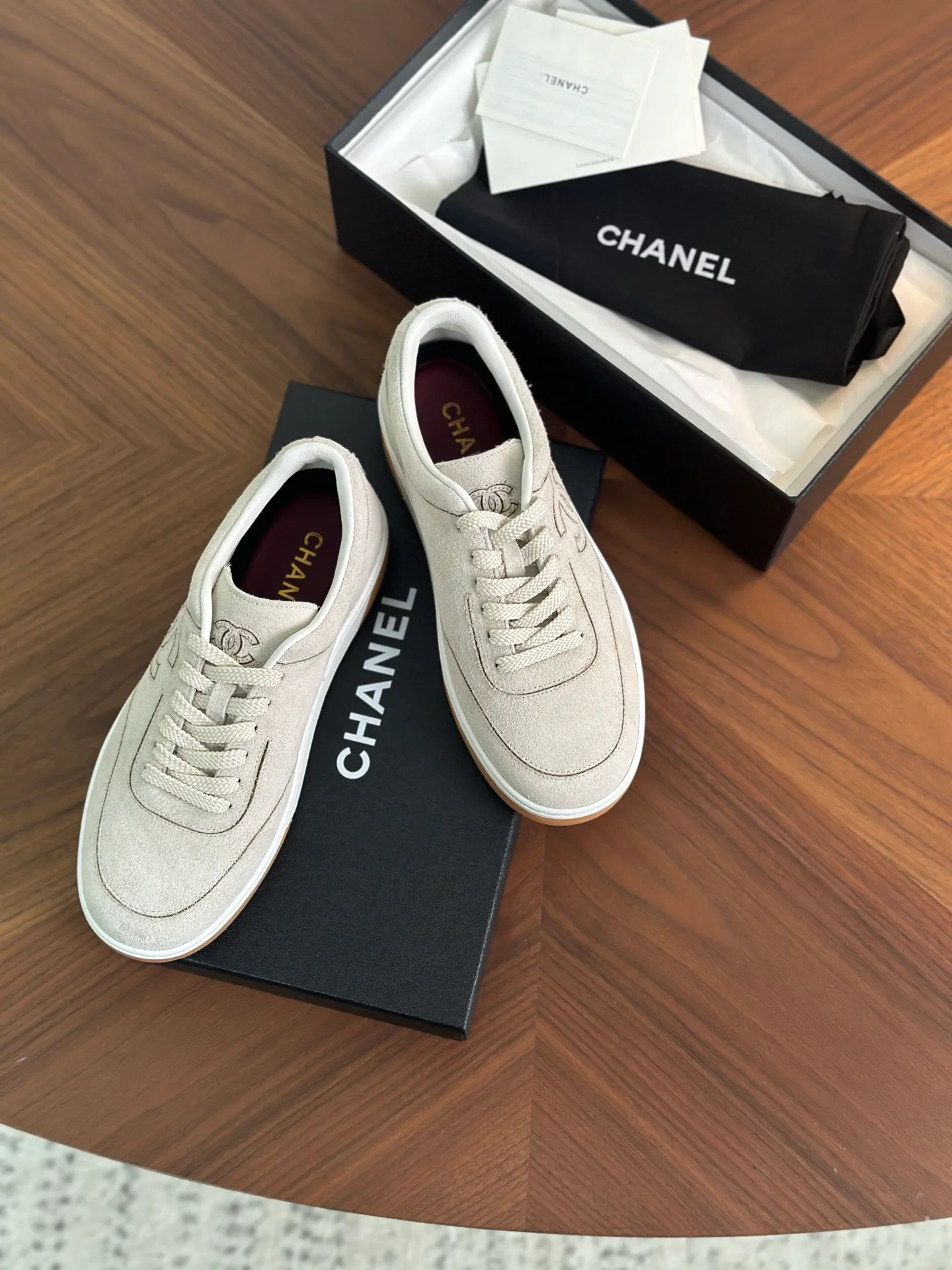 Кроссовки Женские Chanel 18329930