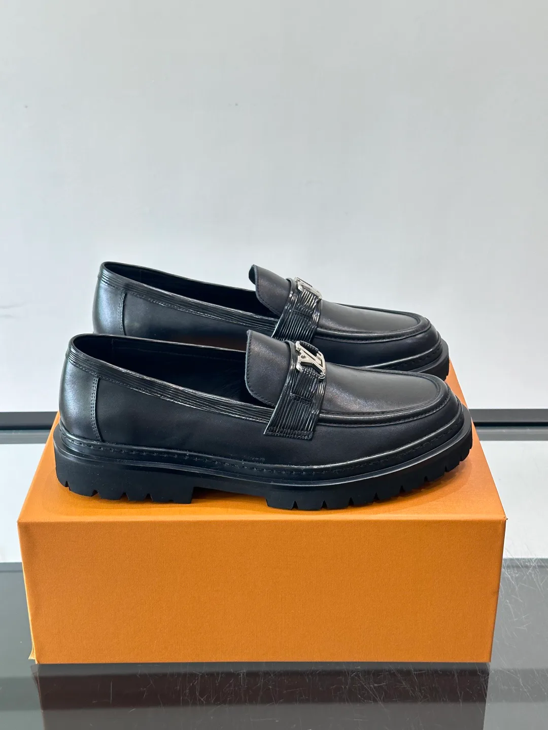 Лоферы И Туфли Мужские Louis Vuitton 17646070