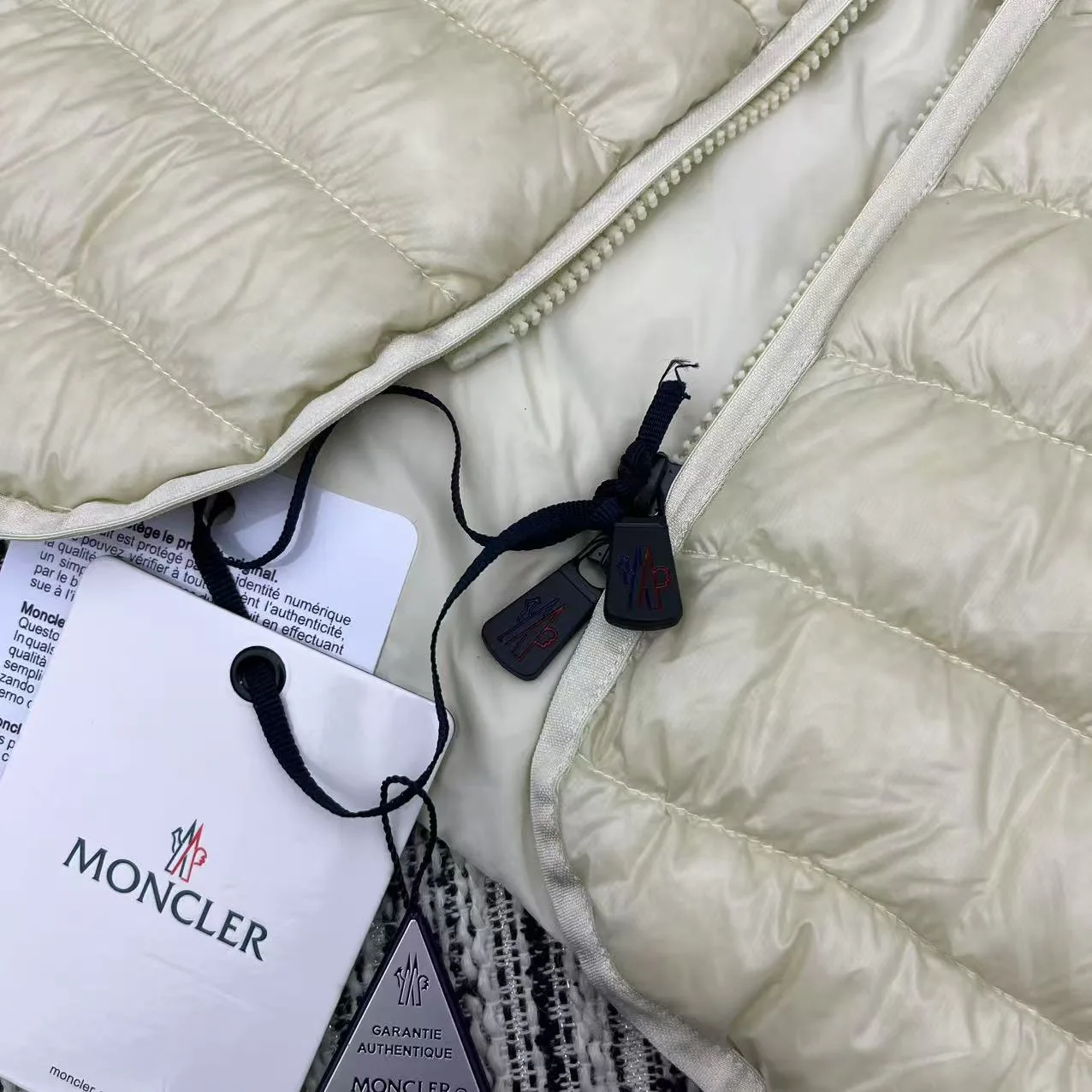 Куртки И Пуховики Мужские Moncler 1265531