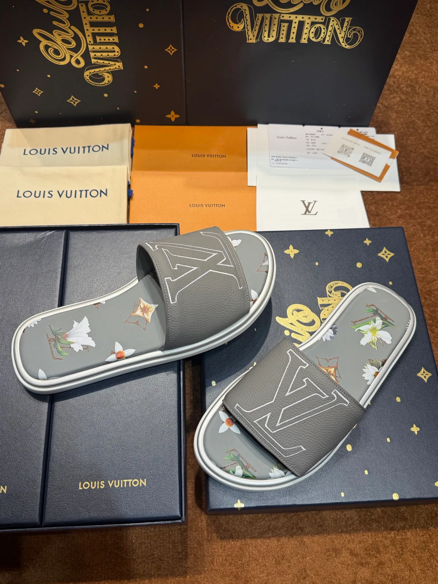 Шлепанцы Женские Louis Vuitton 17059505