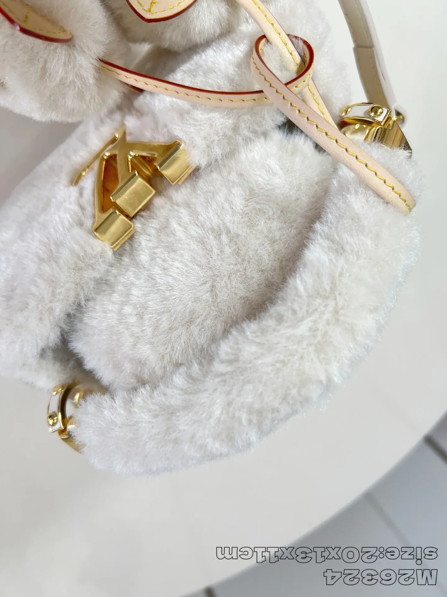 Клатчи Женские Louis Vuitton 617196