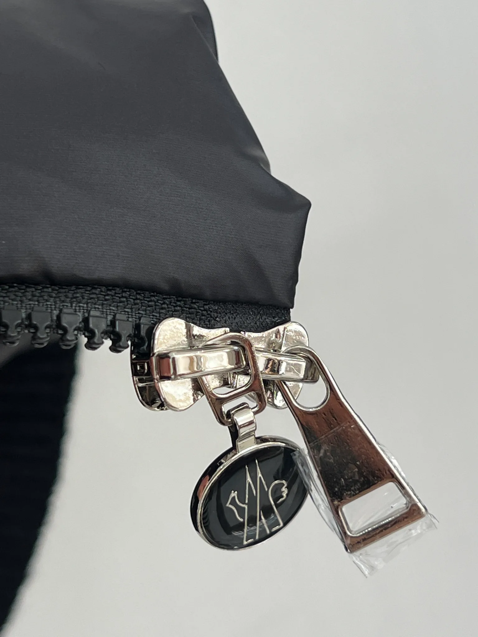 Куртки И Пуховики Женские Moncler 18416277