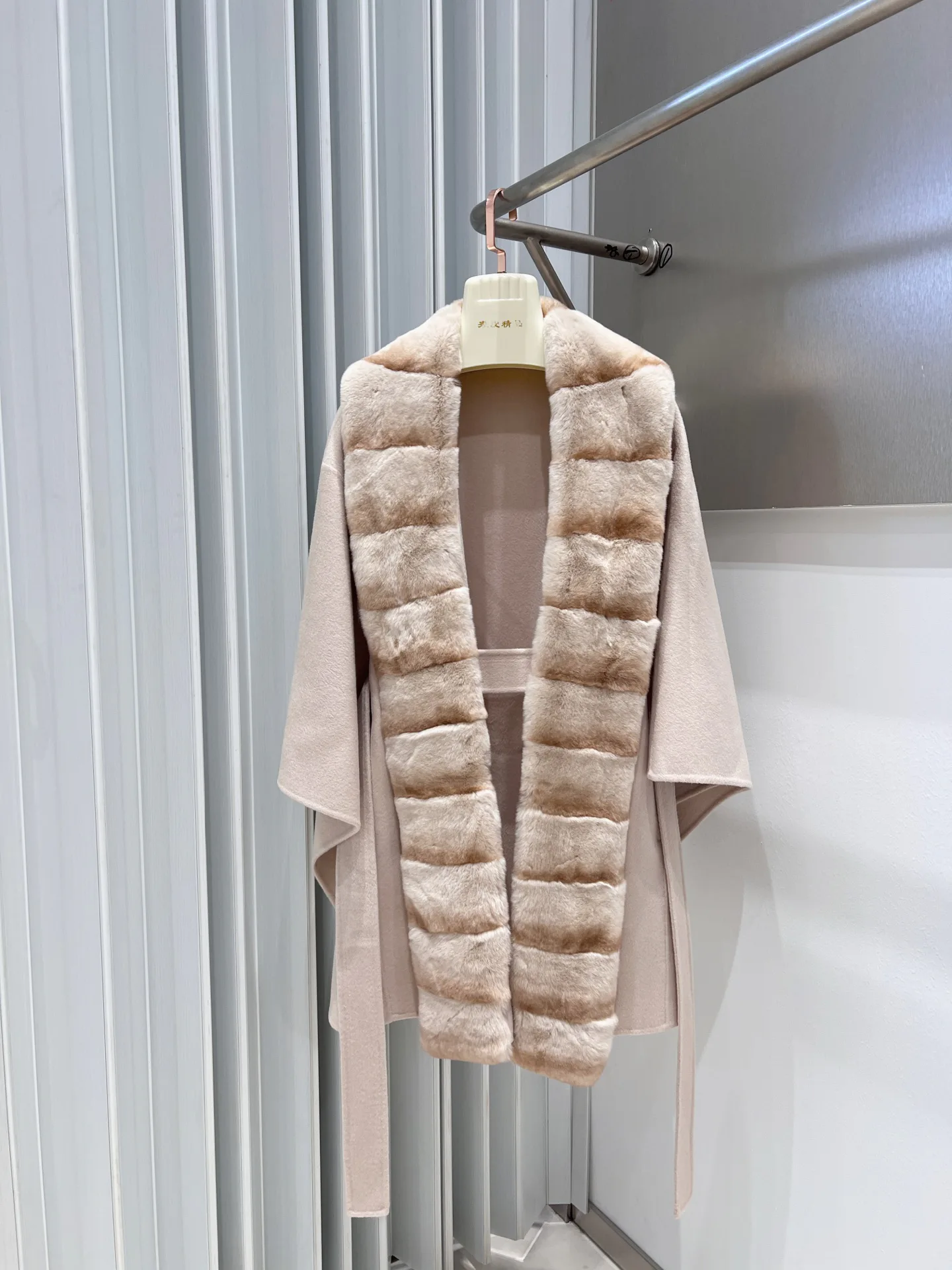 Пальто Женские Loro Piana 18734829