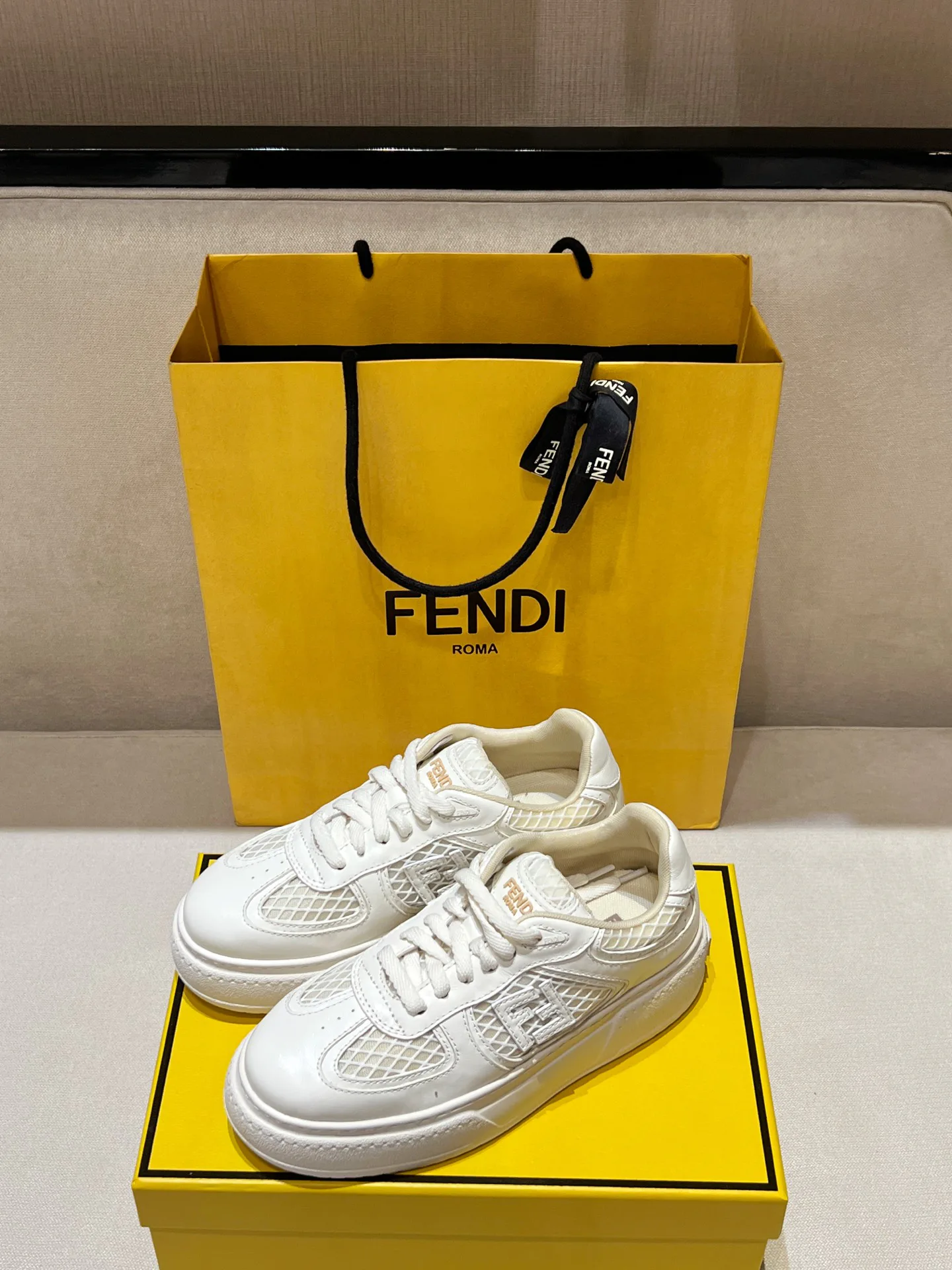 Кроссовки Женские Fendi 197126