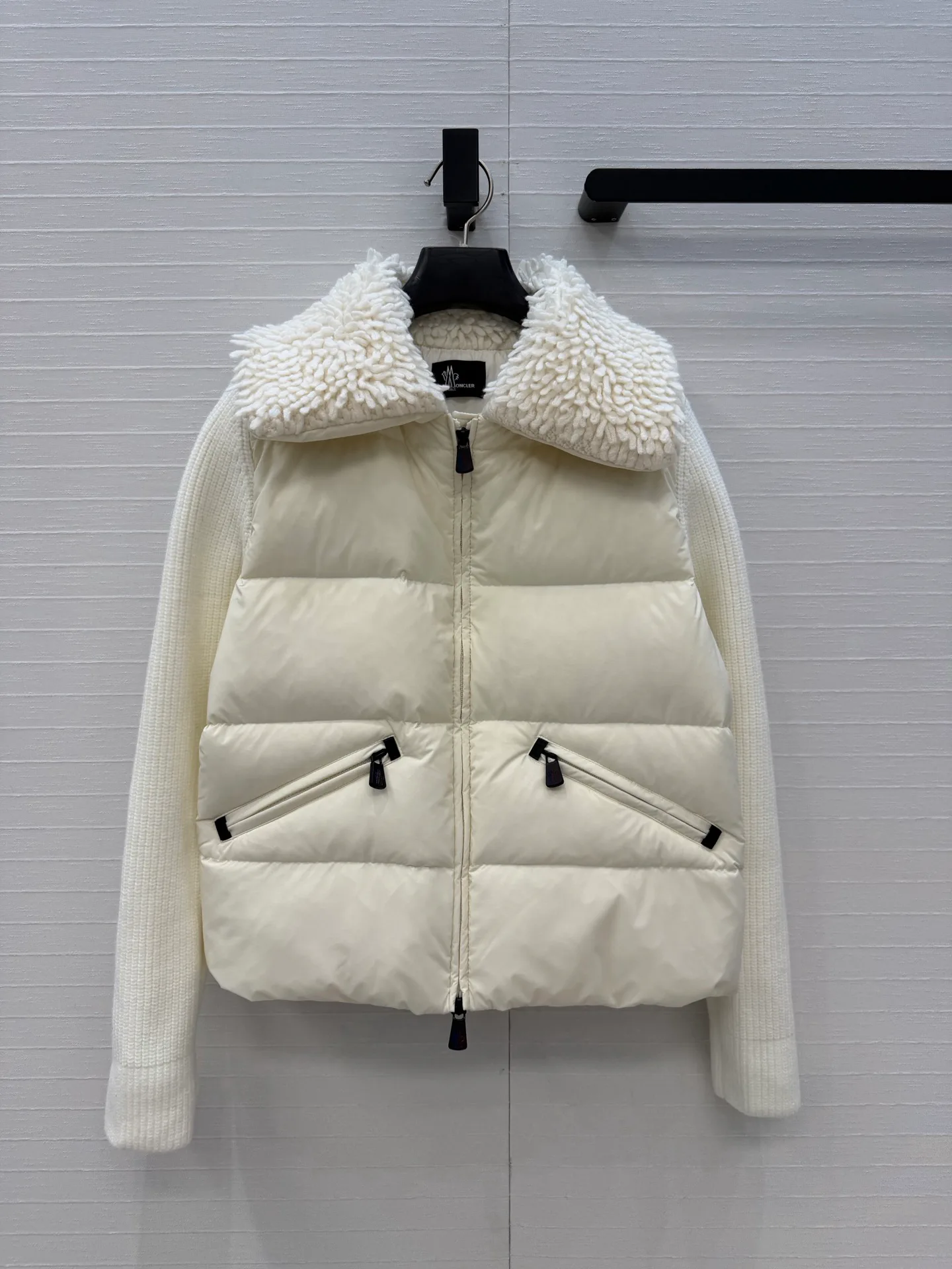 Куртки И Пуховики Женские Moncler 19332001