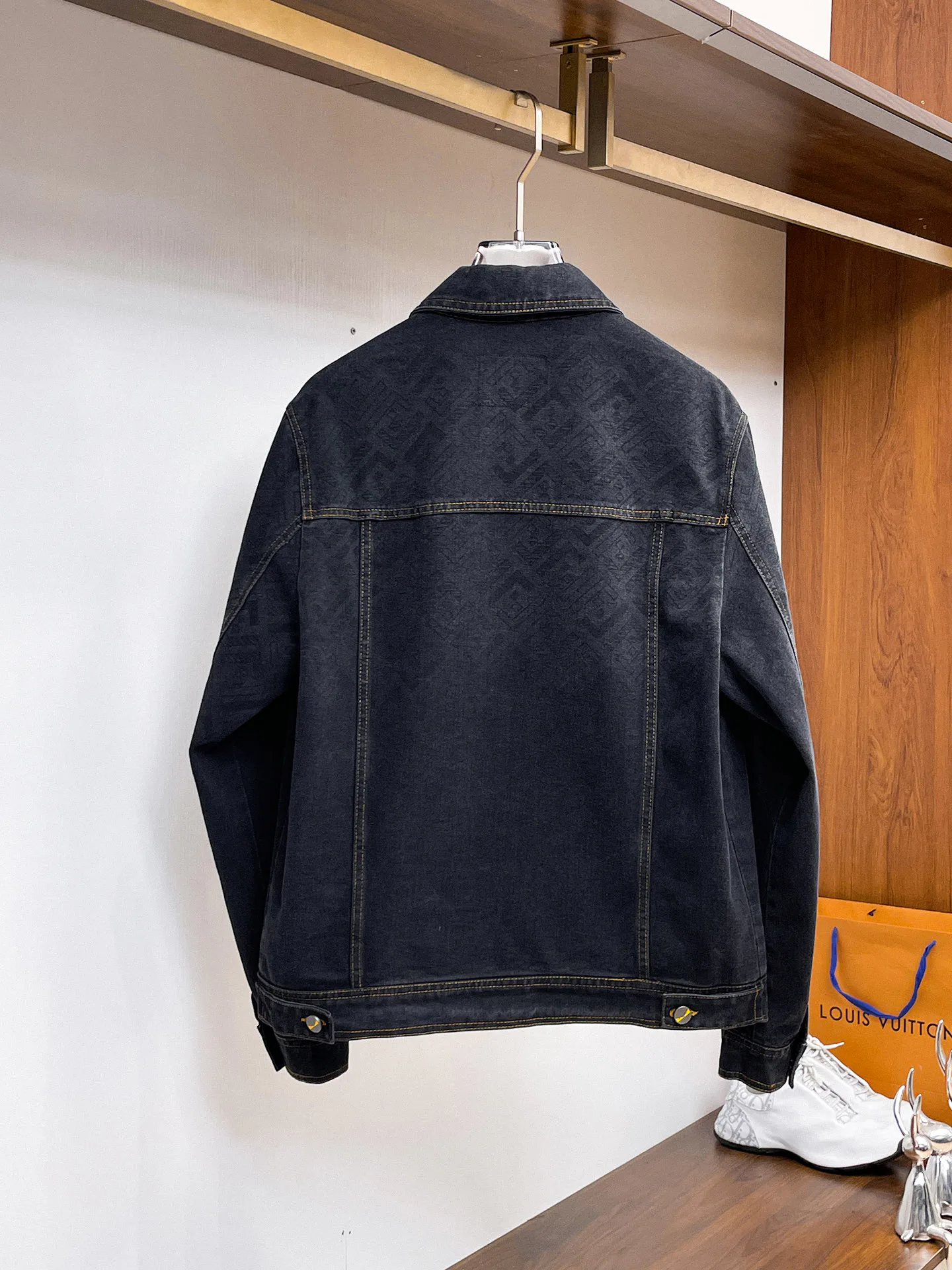 Куртки И Пуховики Мужские Fendi 18197212