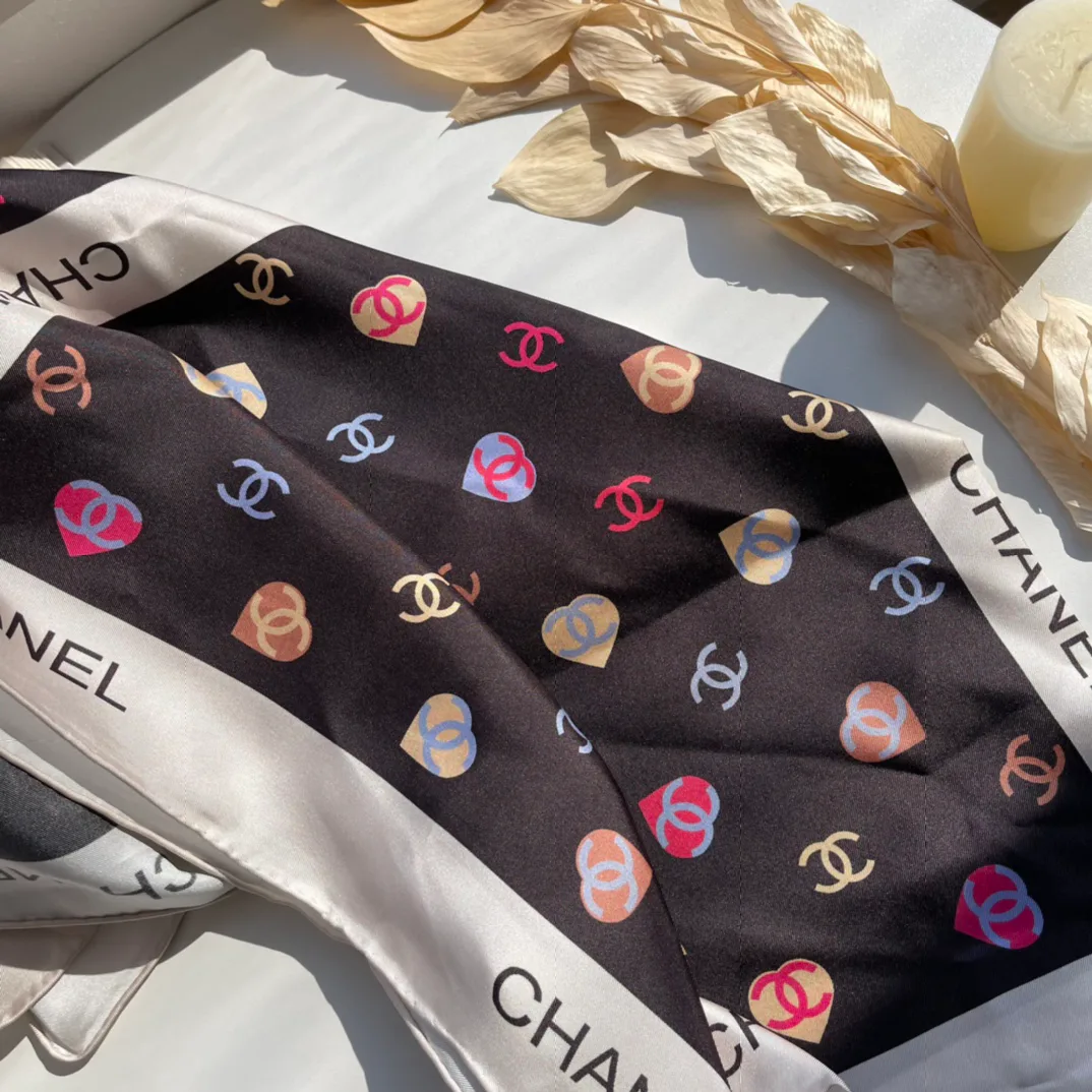 Платки Chanel 13351571