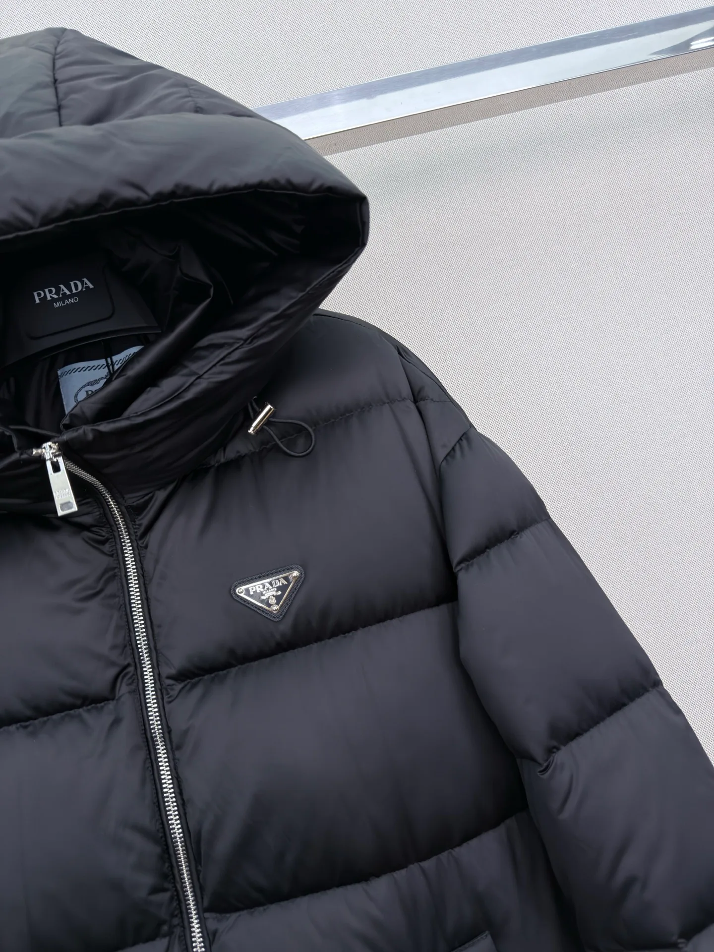 Куртки И Пуховики Женские Prada 18600980