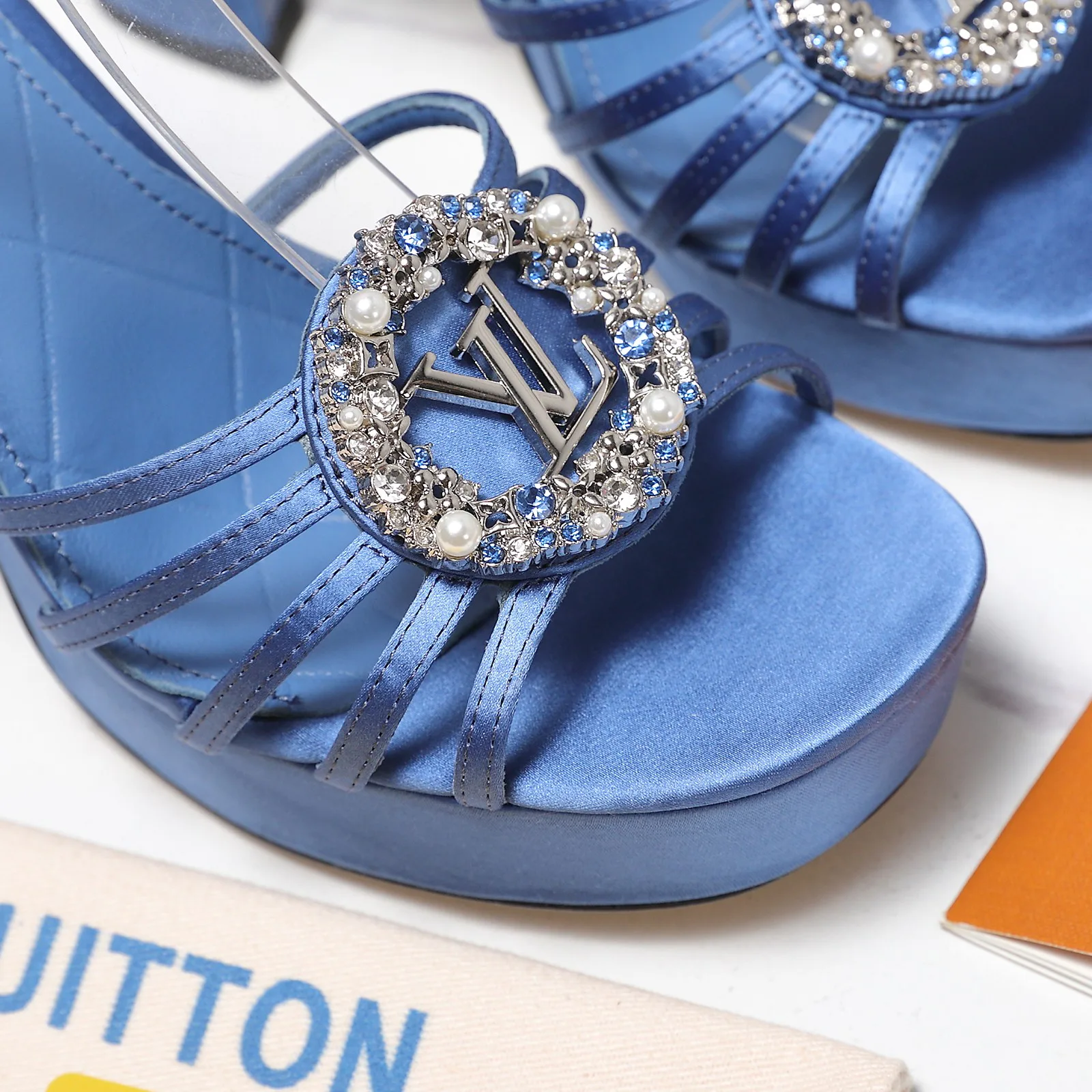 Босоножки Женские Louis Vuitton 10250862