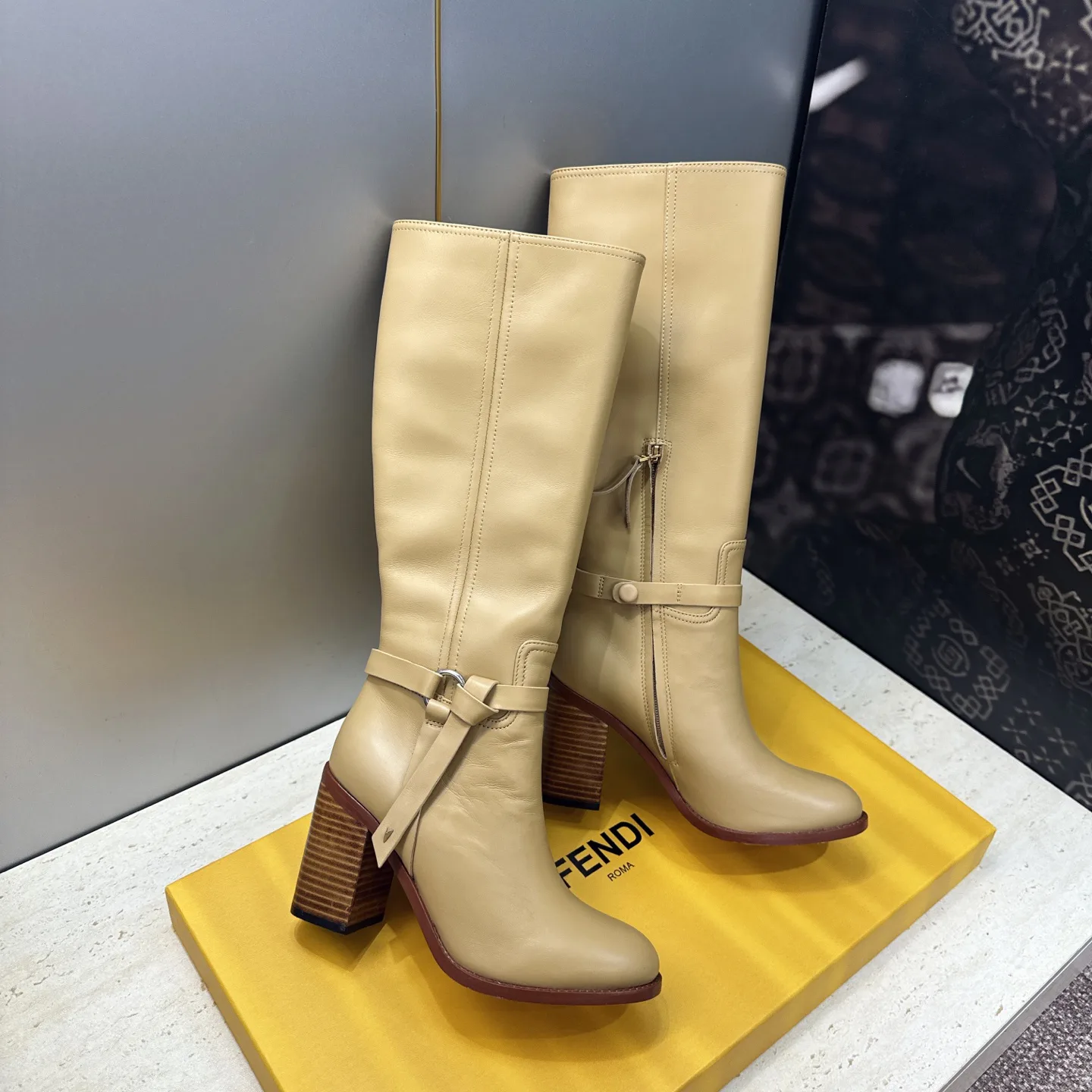 Сапоги Женские Fendi 19250131