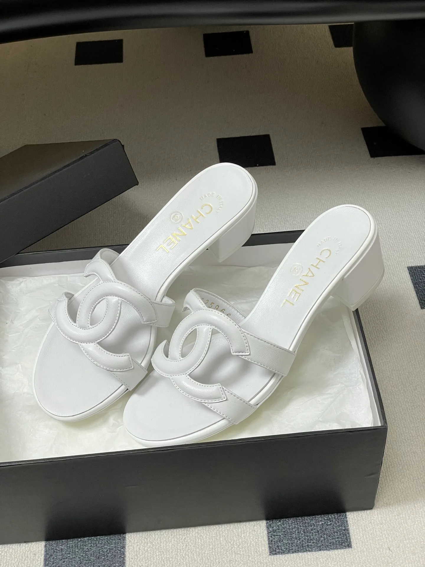 Сандалии Женские Chanel 12684451