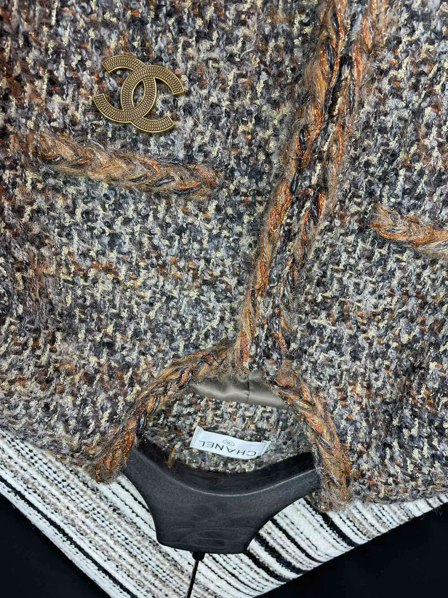 Куртки И Пуховики Женские Chanel 355642